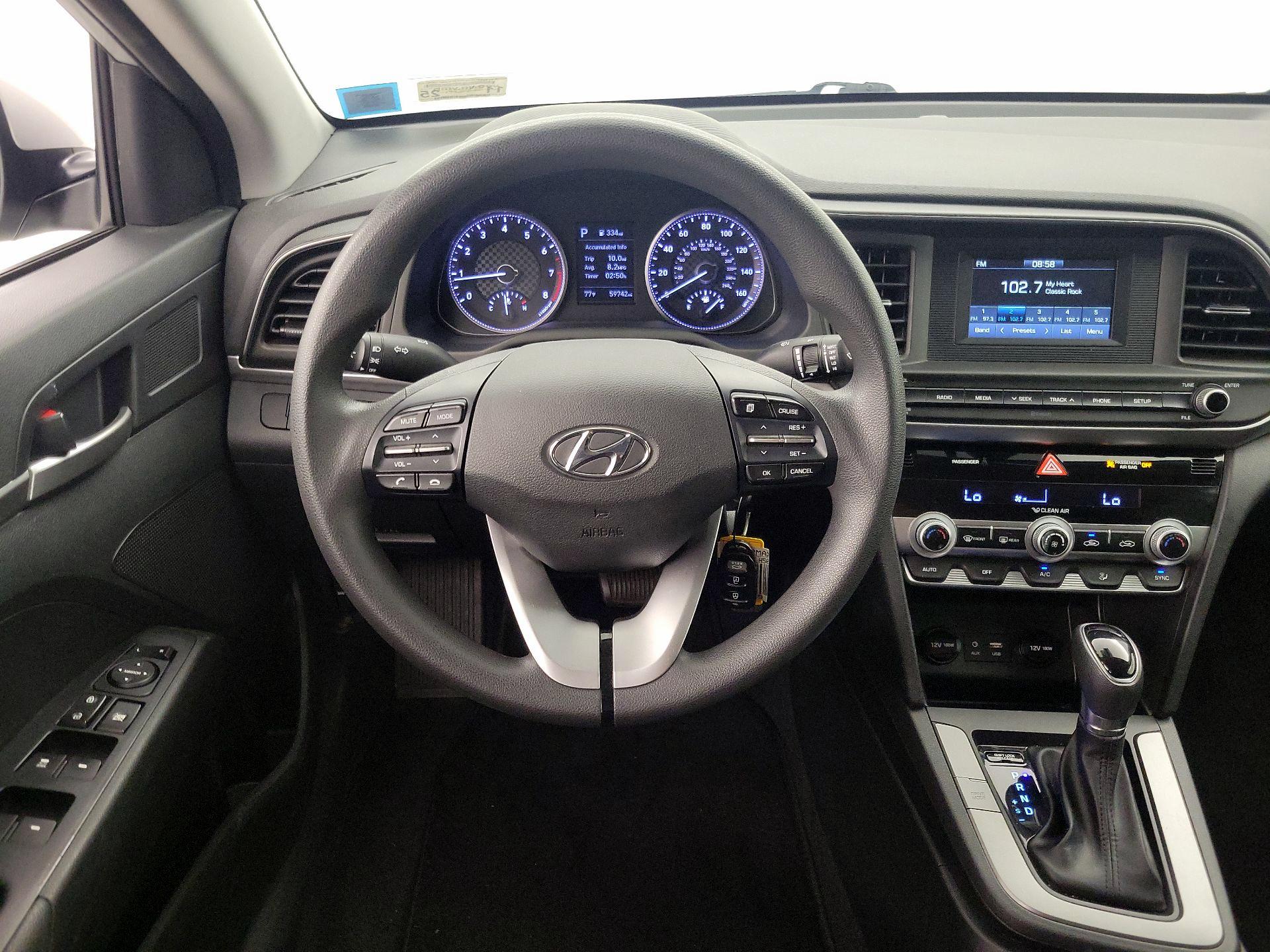 Thumbnail: 2020 Hyundai Elantra - 10
