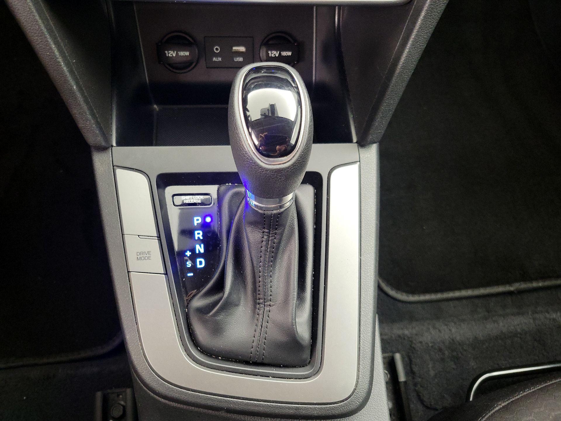 Thumbnail: 2020 Hyundai Elantra - 17