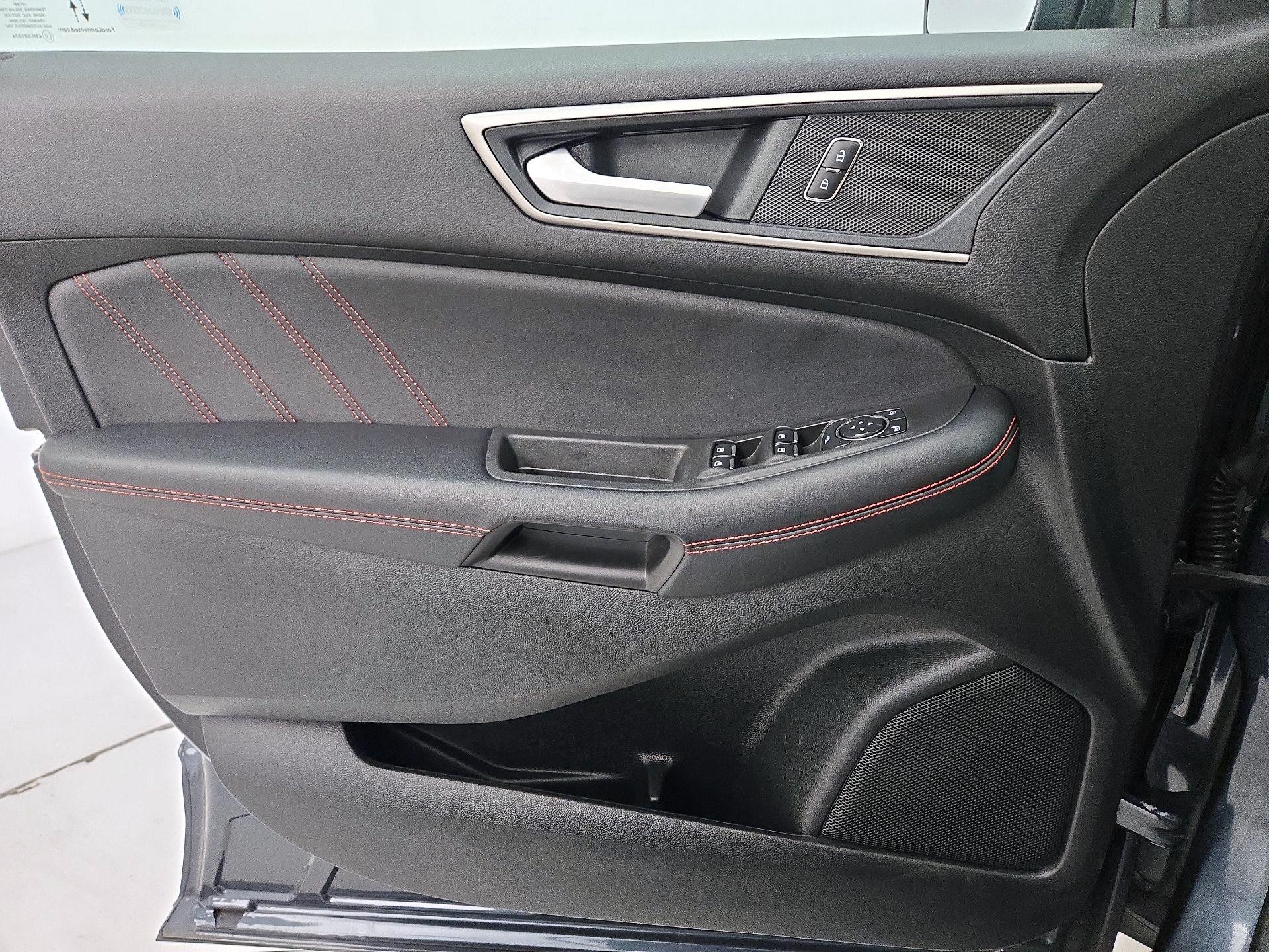 Thumbnail: 2023 Ford Edge - 12