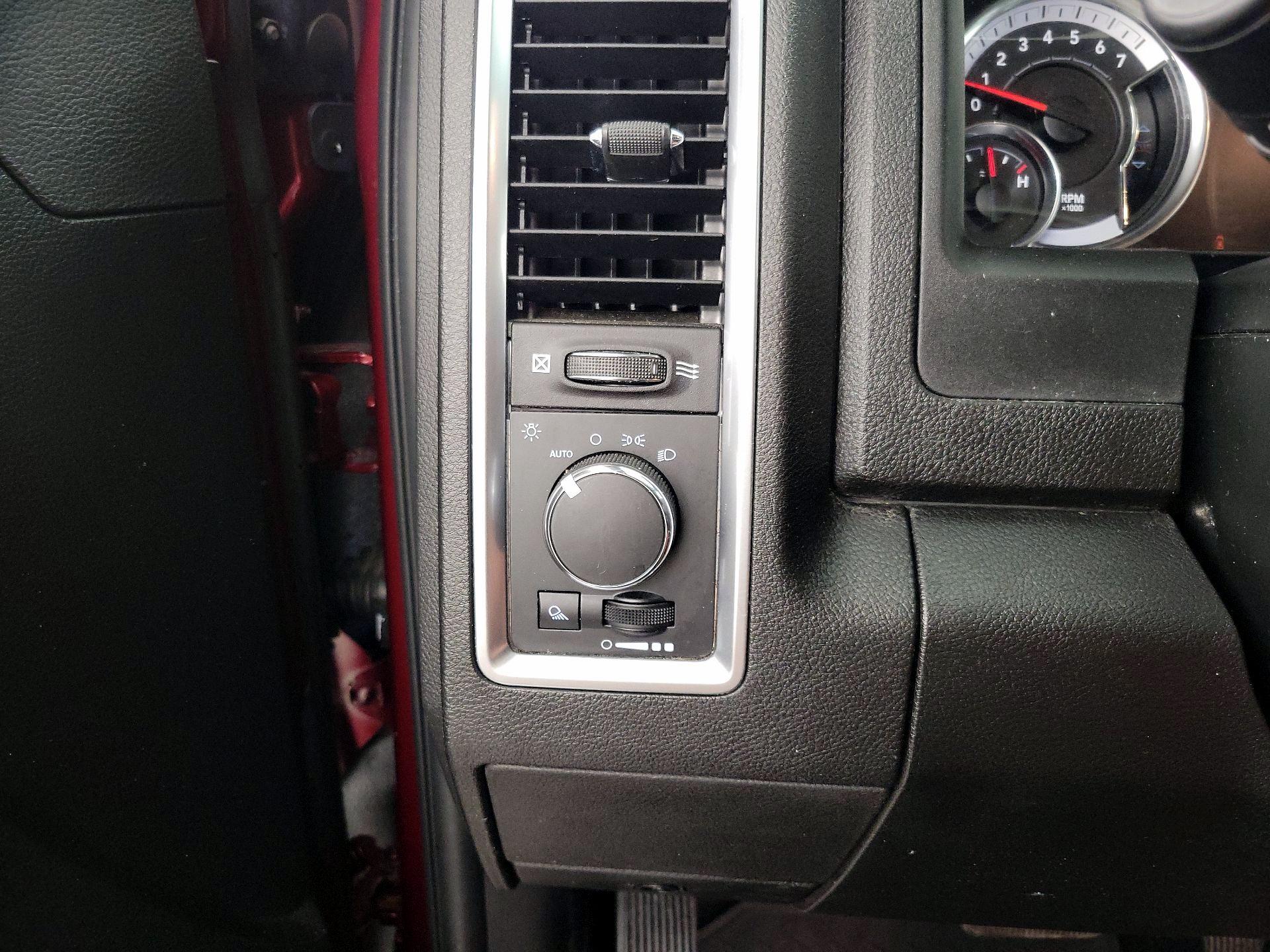 Thumbnail: 2021 RAM 1500 Classic - 13