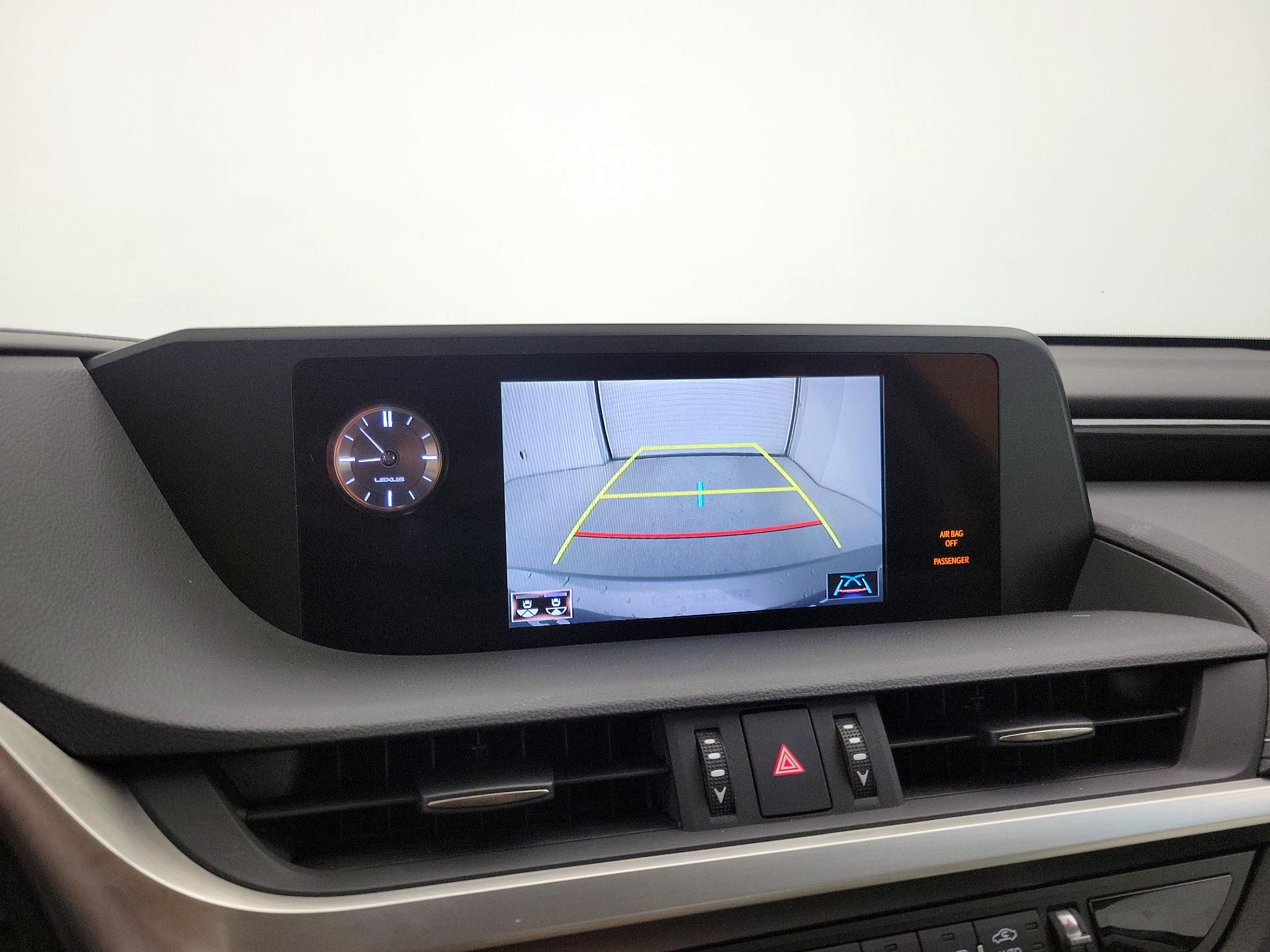 Thumbnail: 2020 Lexus ES - 13