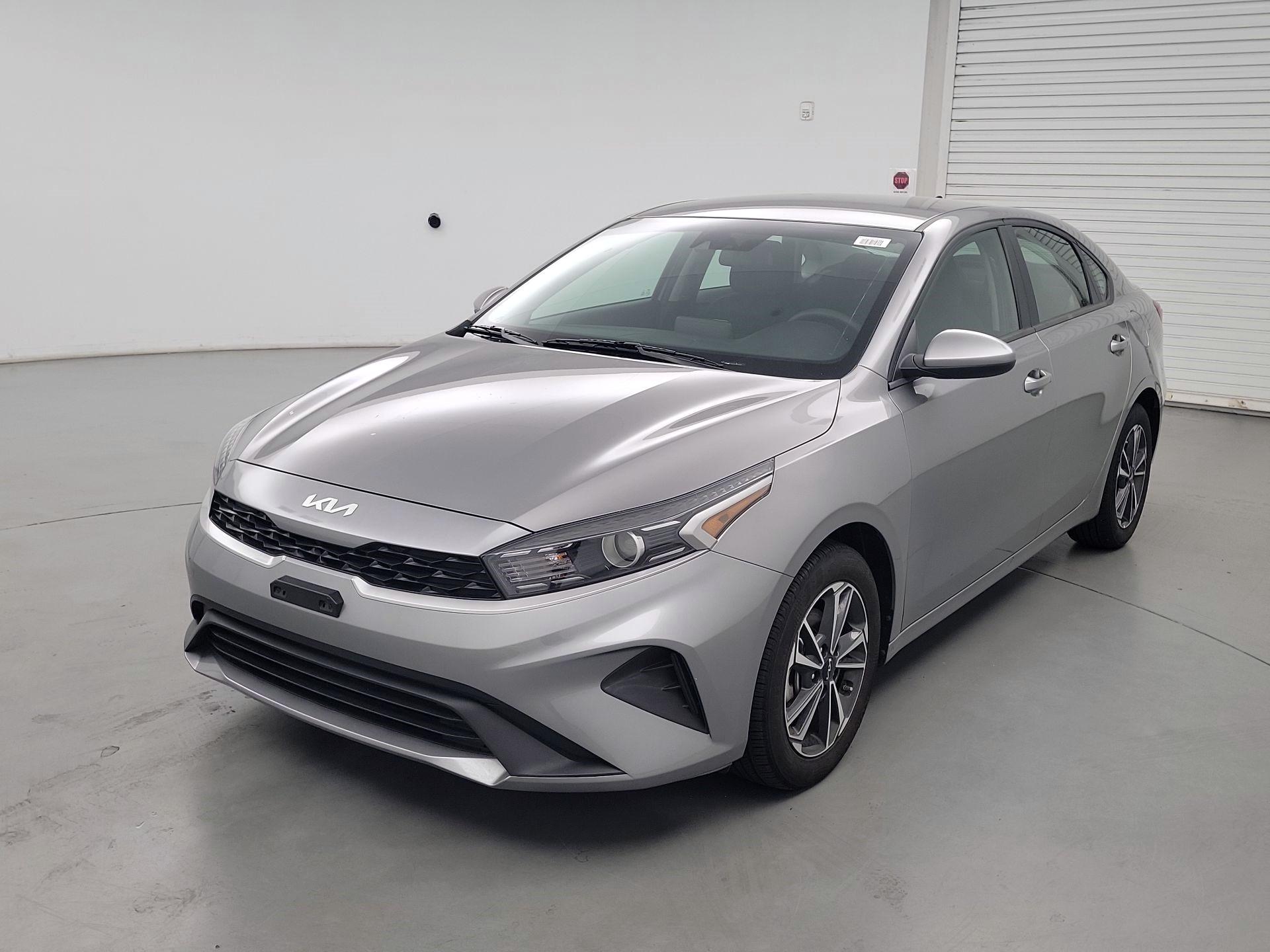 Thumbnail: 2023 Kia Forte - 3