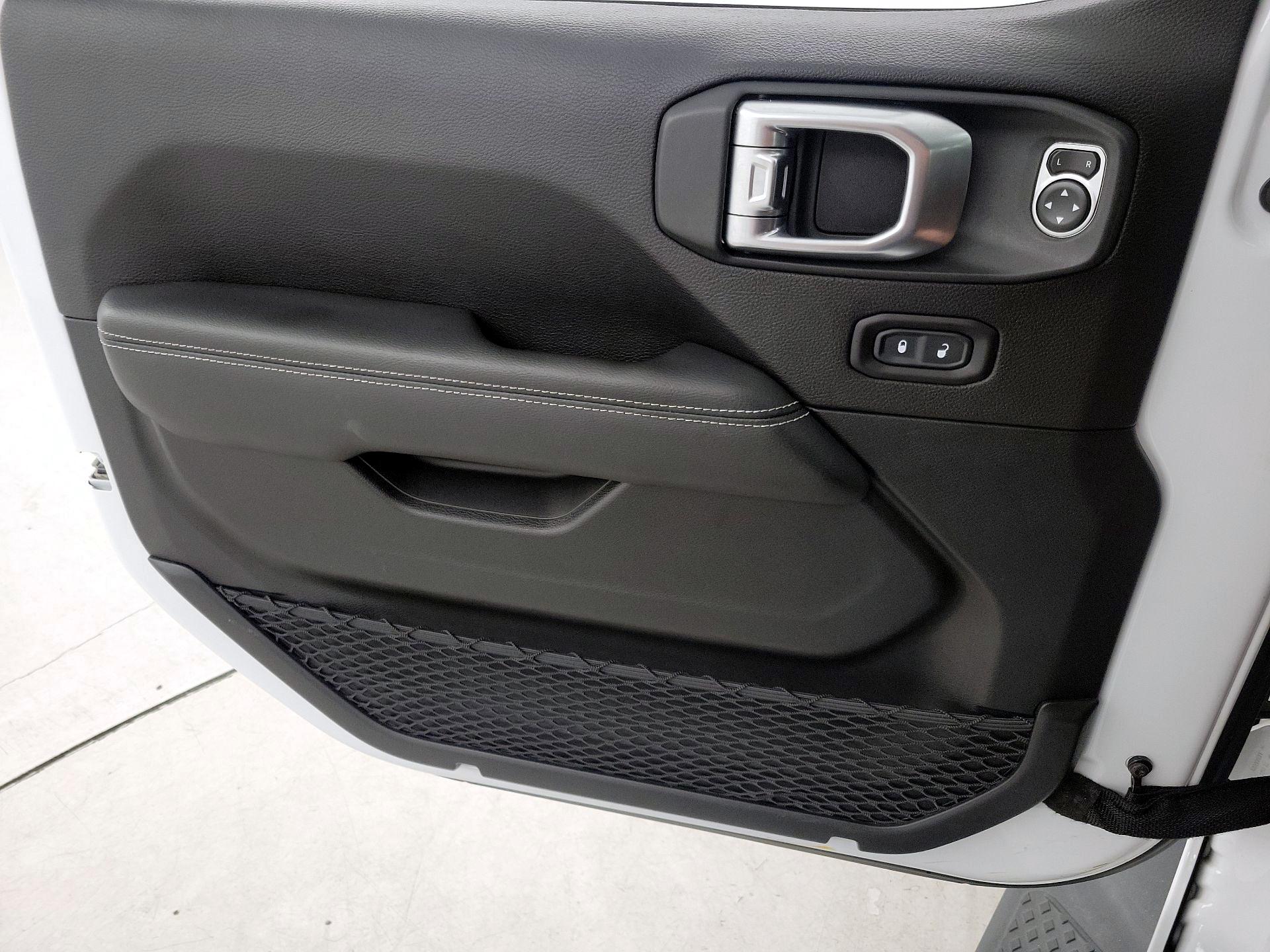 Thumbnail: 2020 Jeep Gladiator - 12