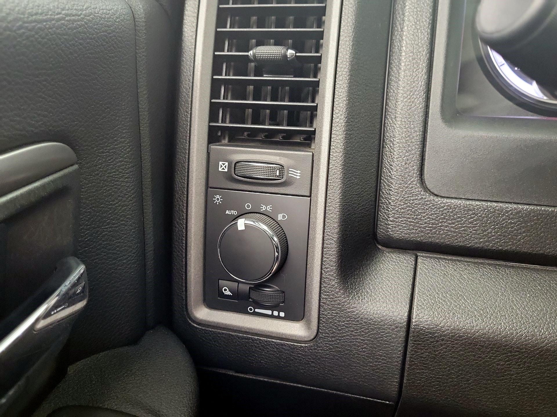 Thumbnail: 2022 RAM 1500 Classic - 11