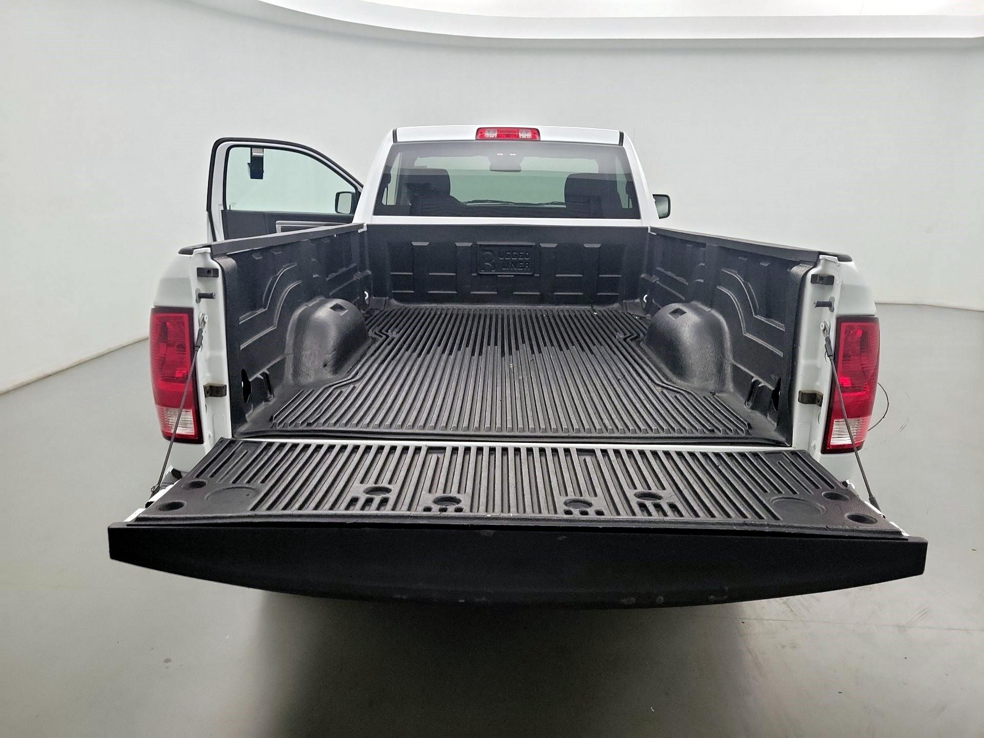 Thumbnail: 2022 RAM 1500 Classic - 17