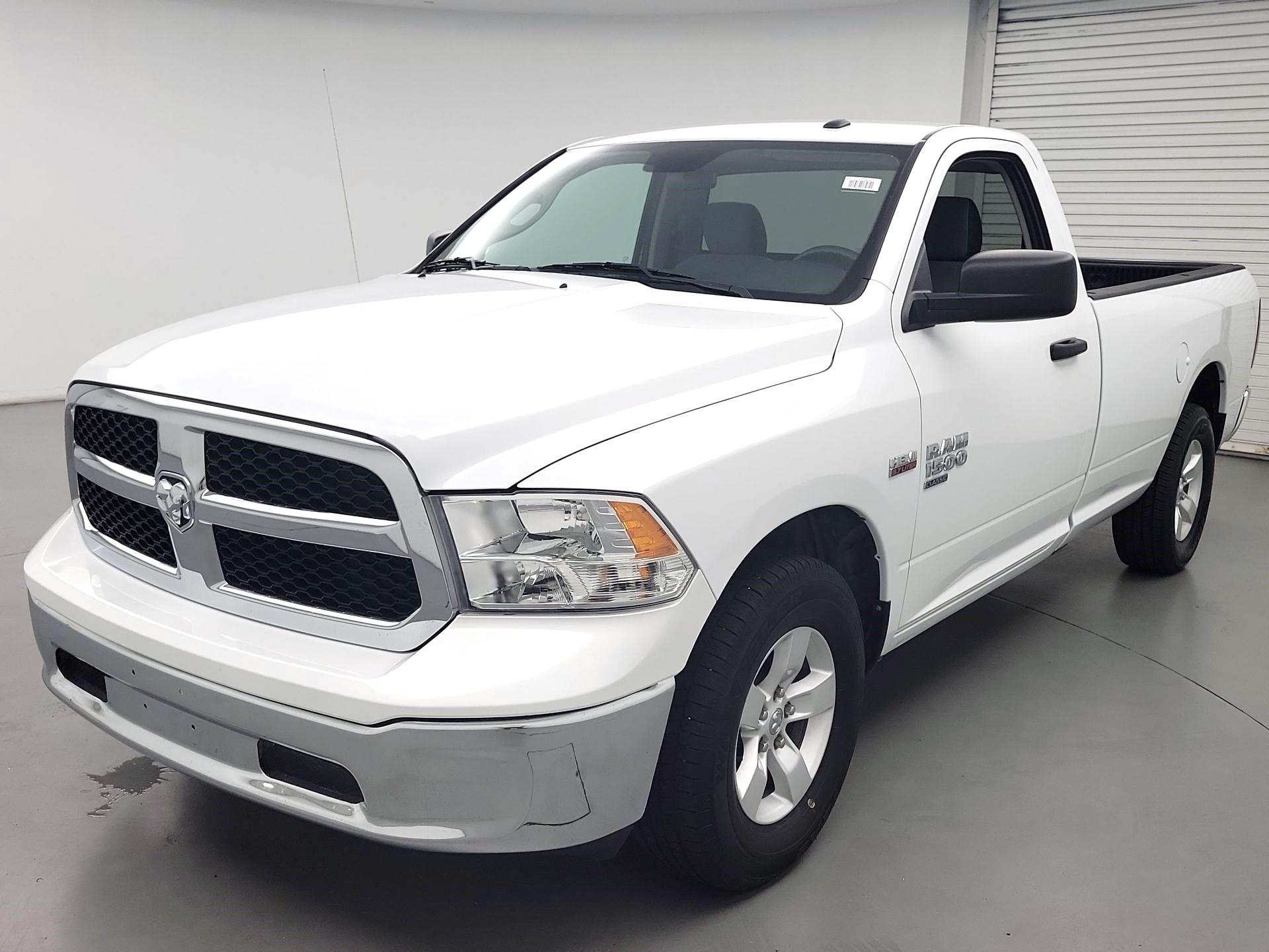 Thumbnail: 2022 RAM 1500 Classic - 3