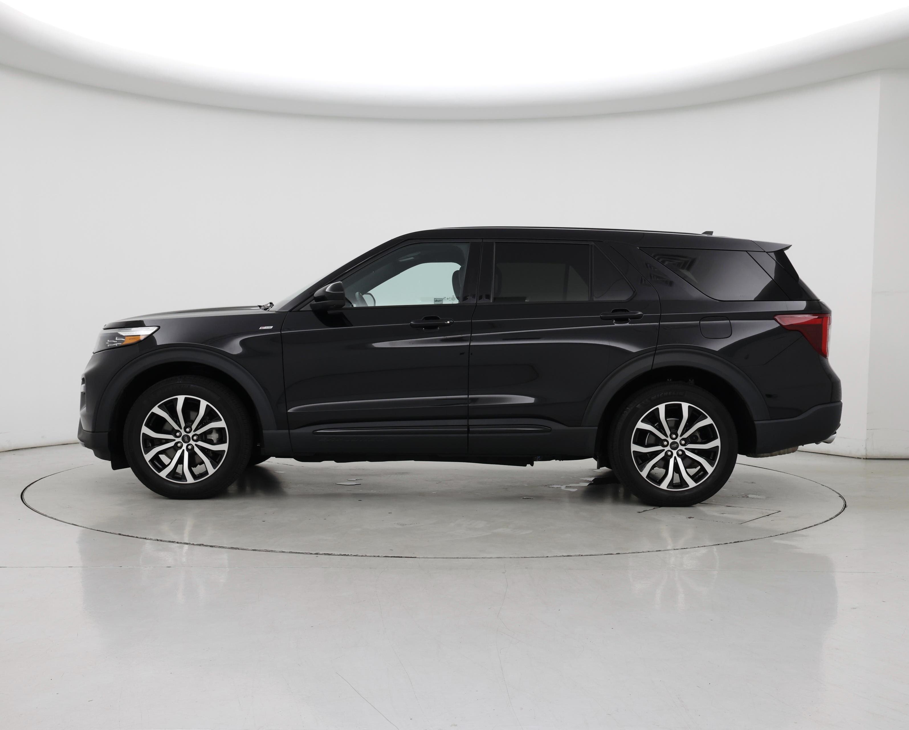 Thumbnail: 2022 Ford Explorer - 3