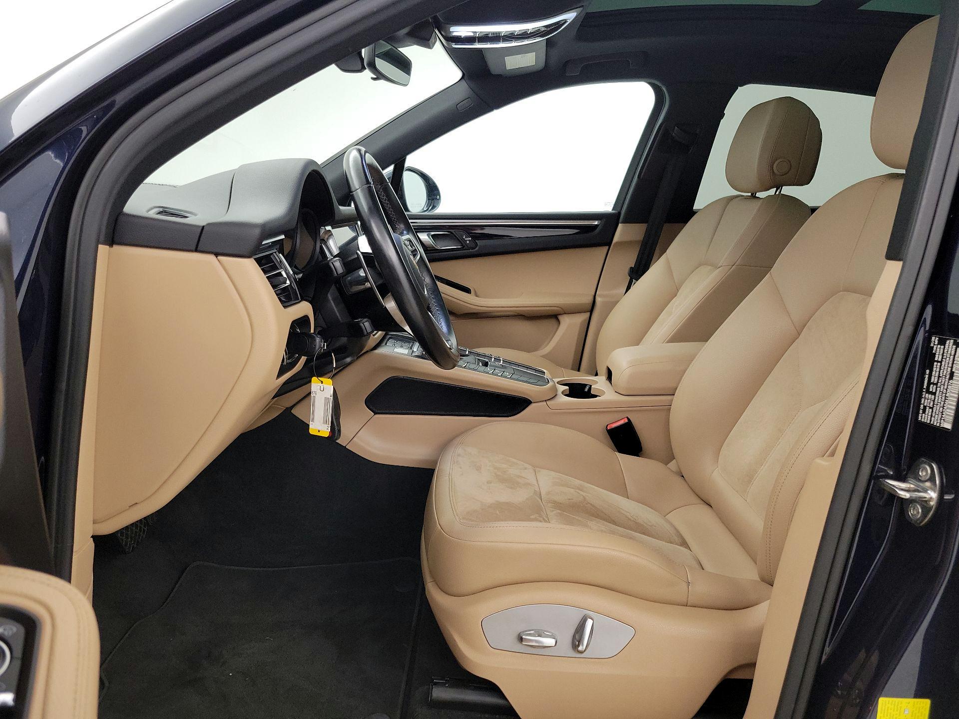 Thumbnail: 2020 Porsche Macan - 11
