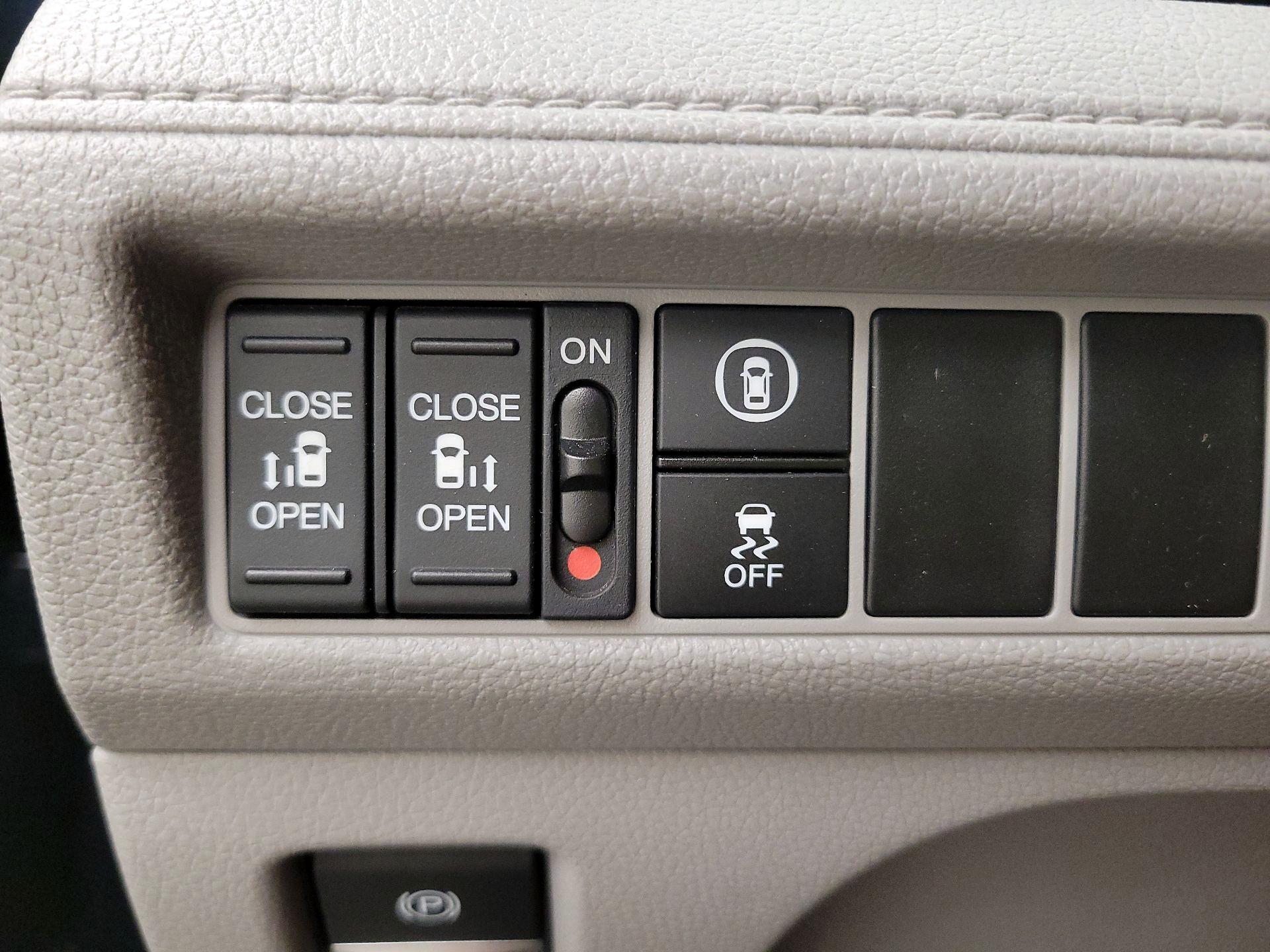Thumbnail: 2022 Honda Odyssey - 13