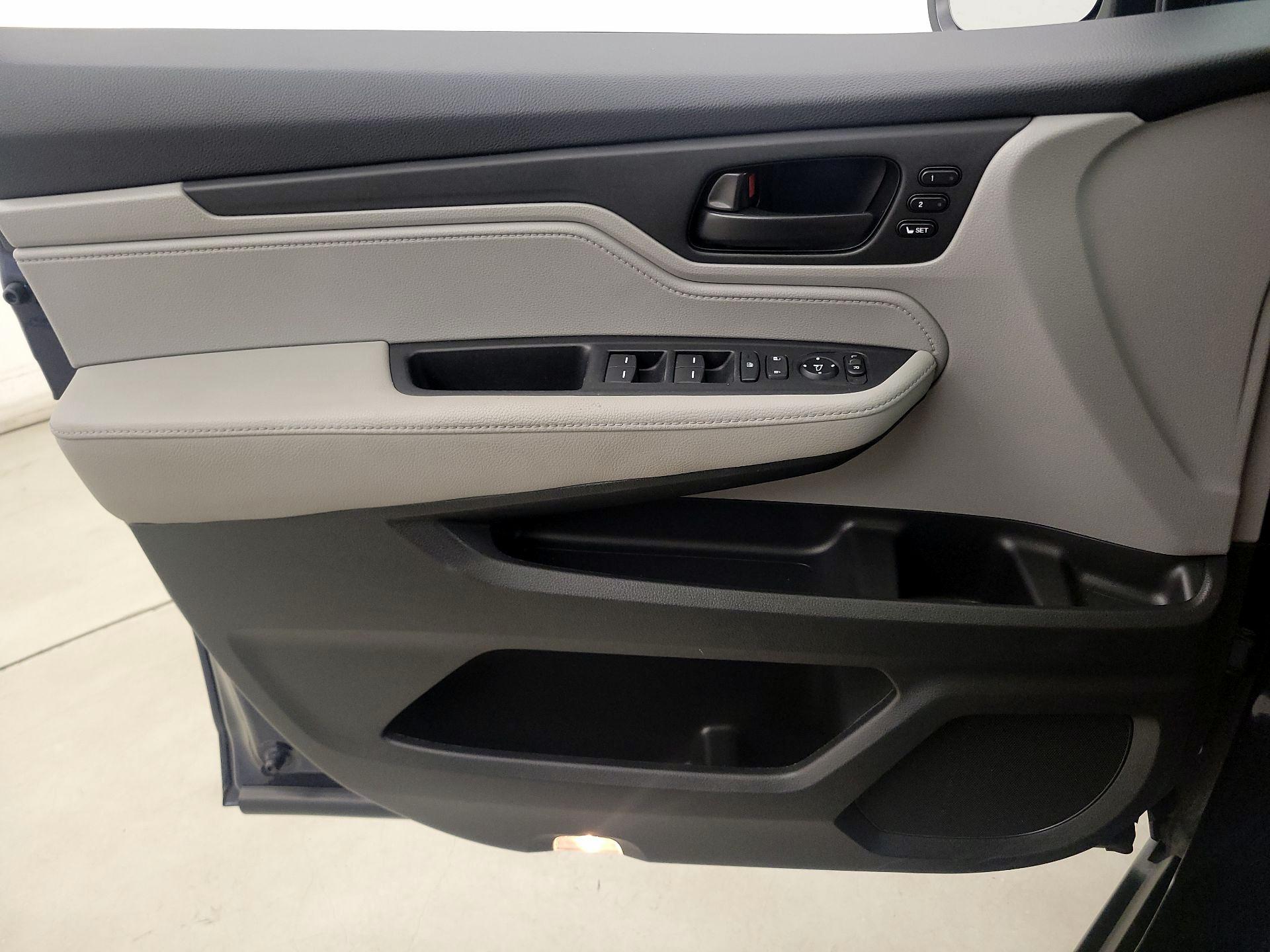 Thumbnail: 2022 Honda Odyssey - 12