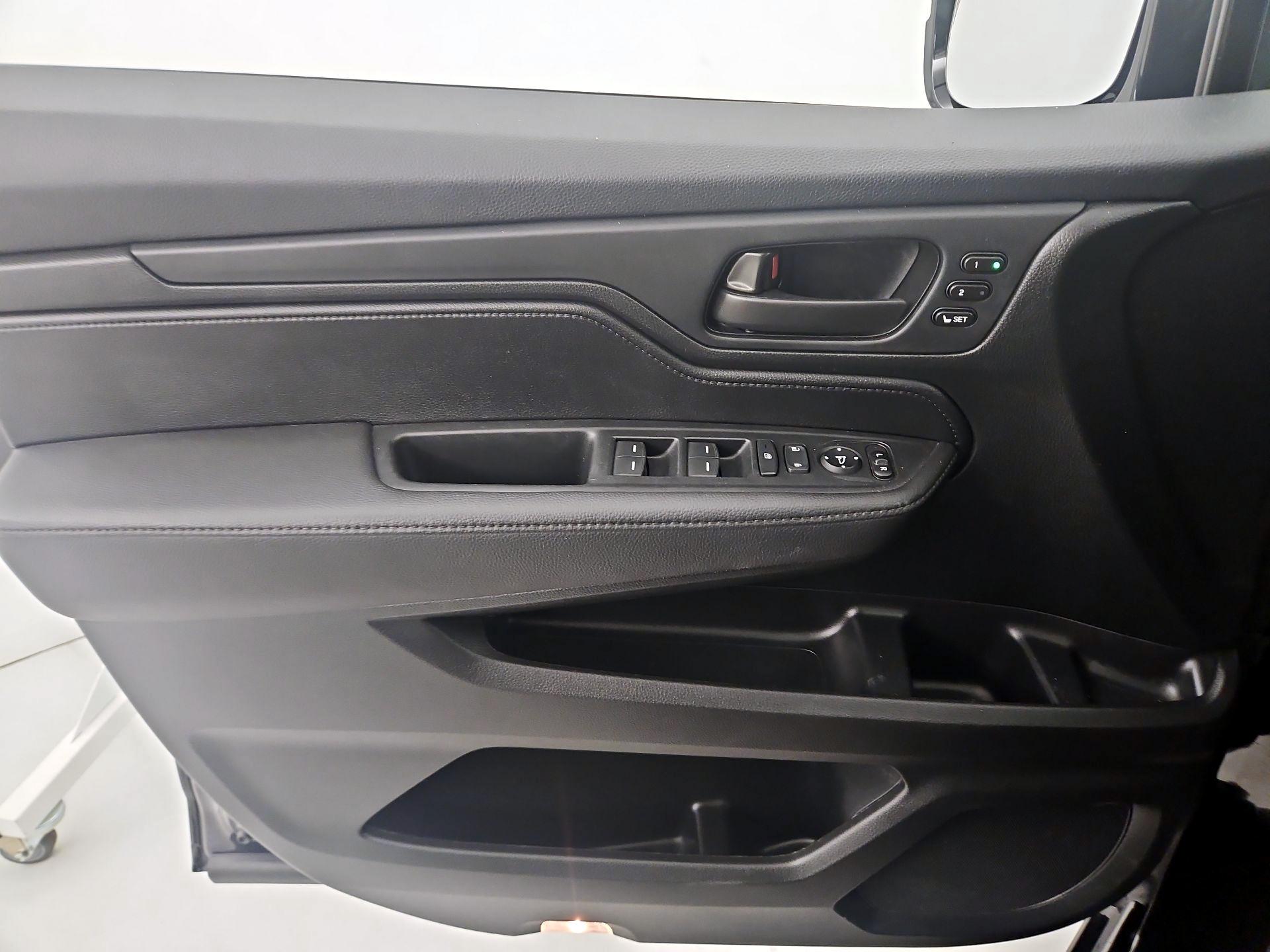 Thumbnail: 2023 Honda Odyssey - 12