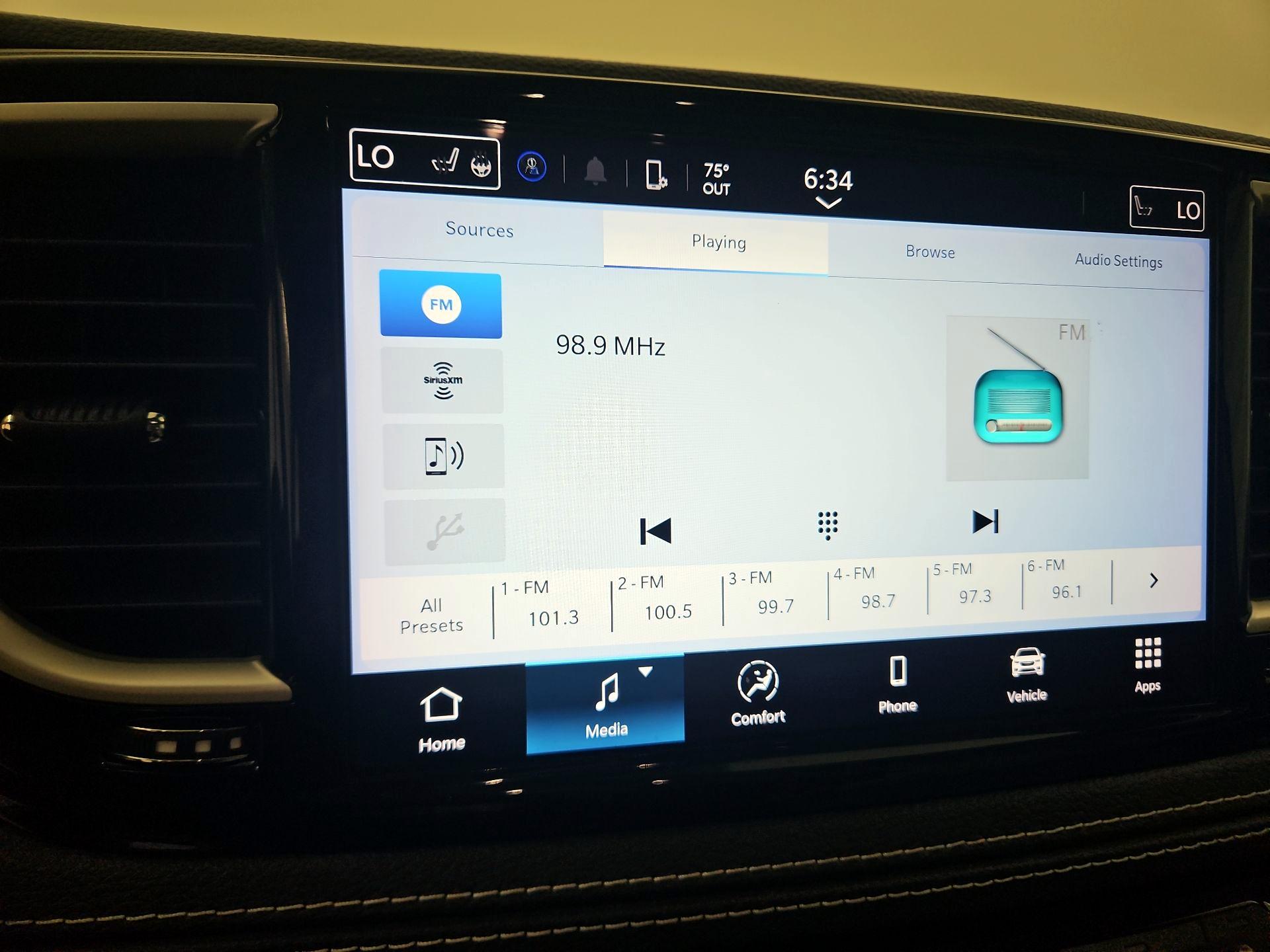 Thumbnail: 2021 Chrysler Pacifica - 15