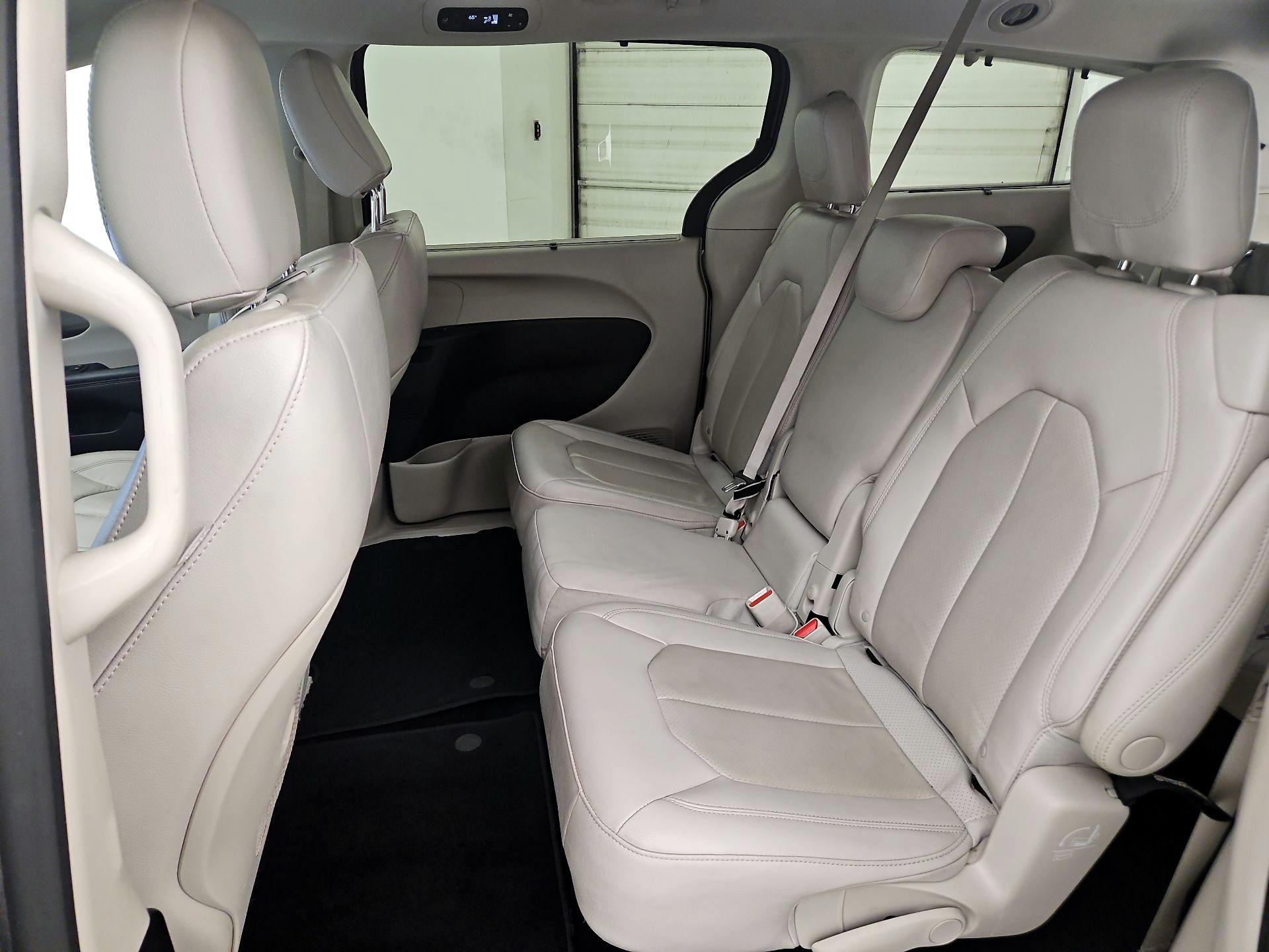 Thumbnail: 2021 Chrysler Pacifica - 19
