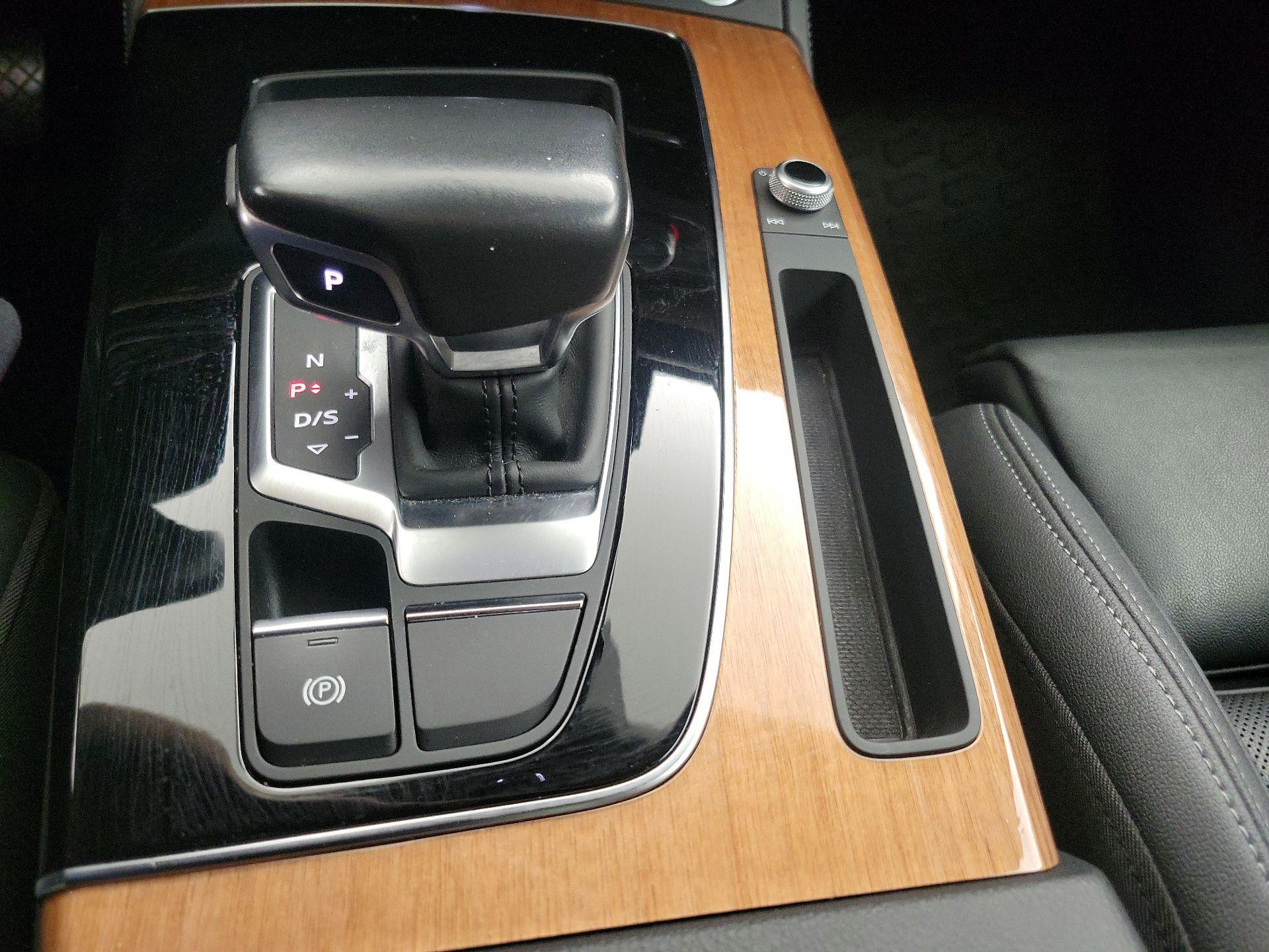 Thumbnail: 2021 Audi Q5 - 18
