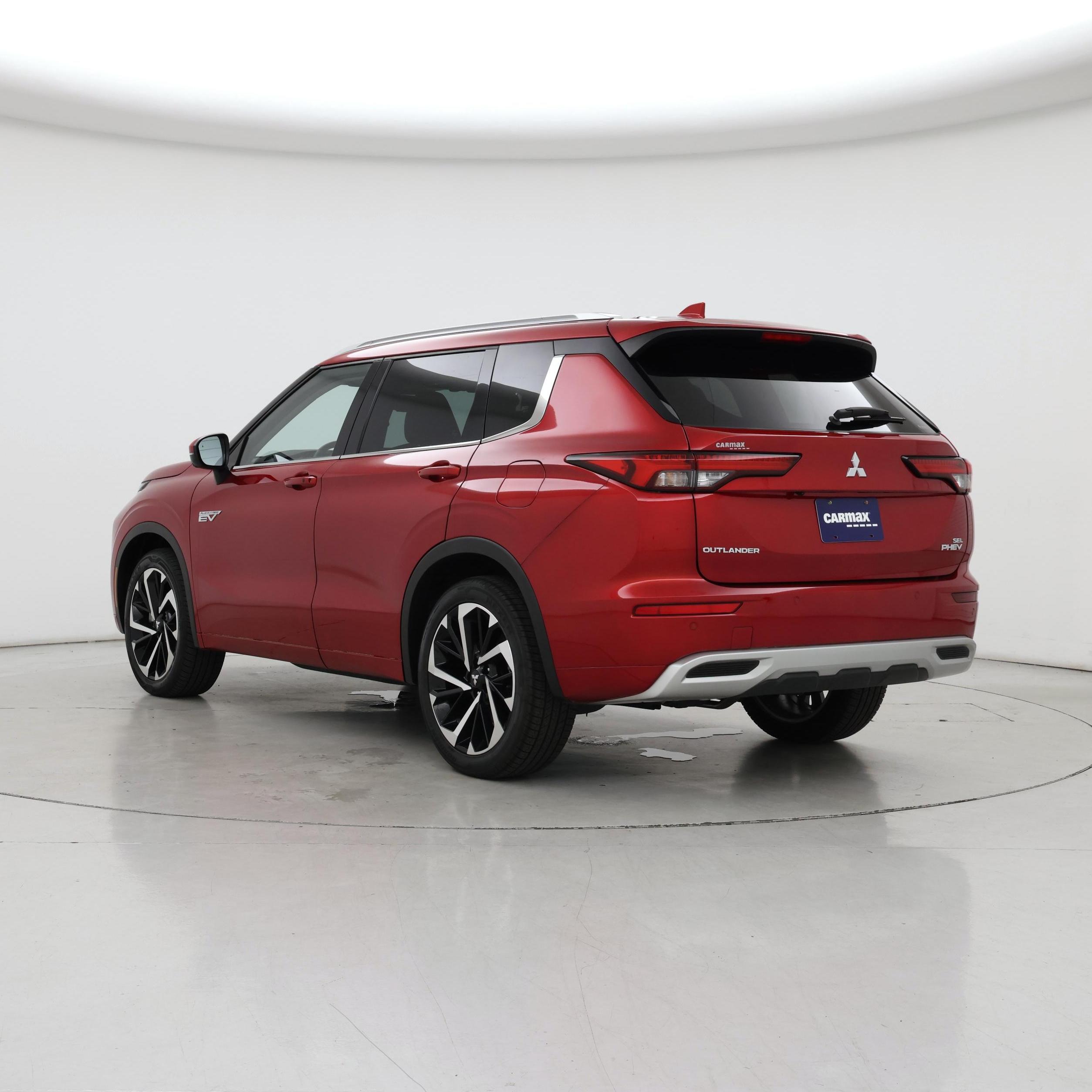 Thumbnail: 2023 Mitsubishi Outlander - 2
