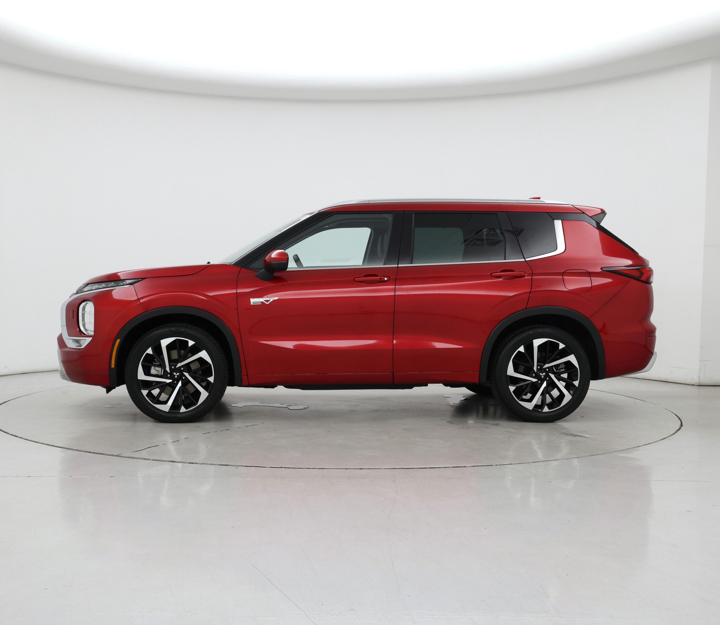 Thumbnail: 2023 Mitsubishi Outlander - 3