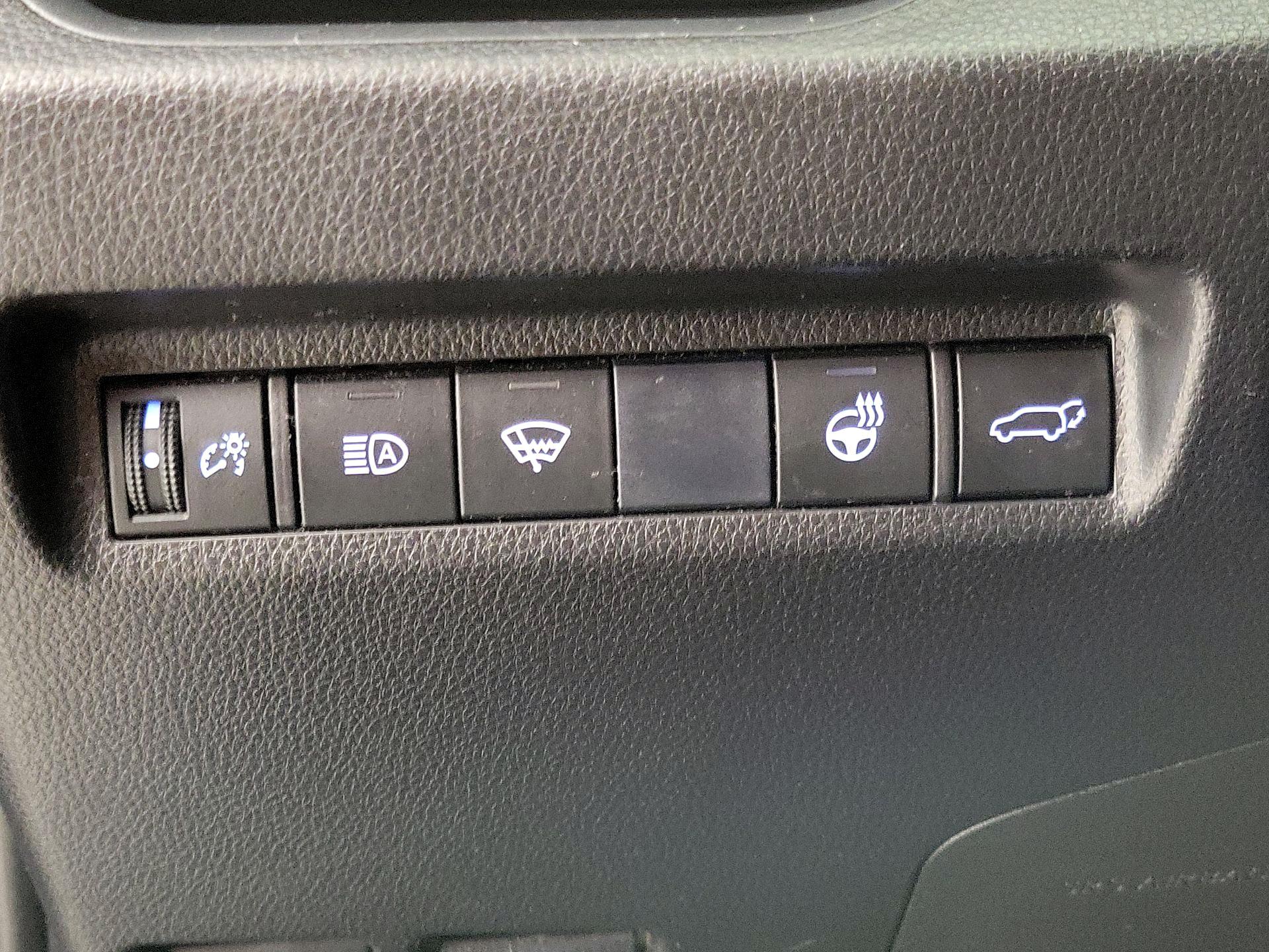 Thumbnail: 2020 Toyota RAV4 - 13
