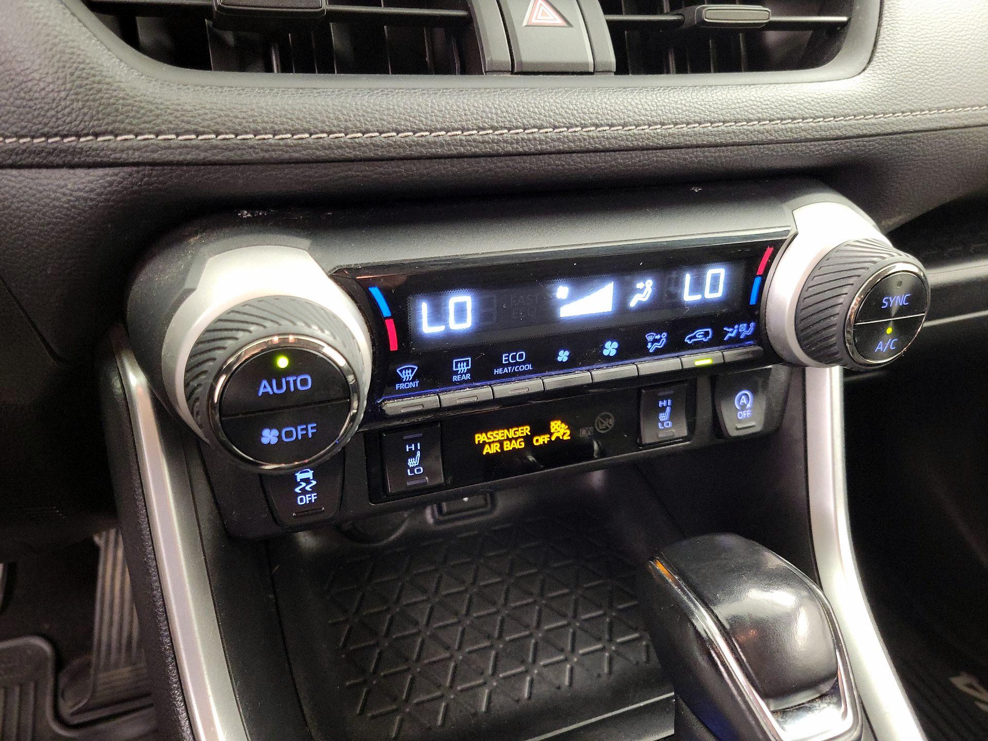Thumbnail: 2020 Toyota RAV4 - 16