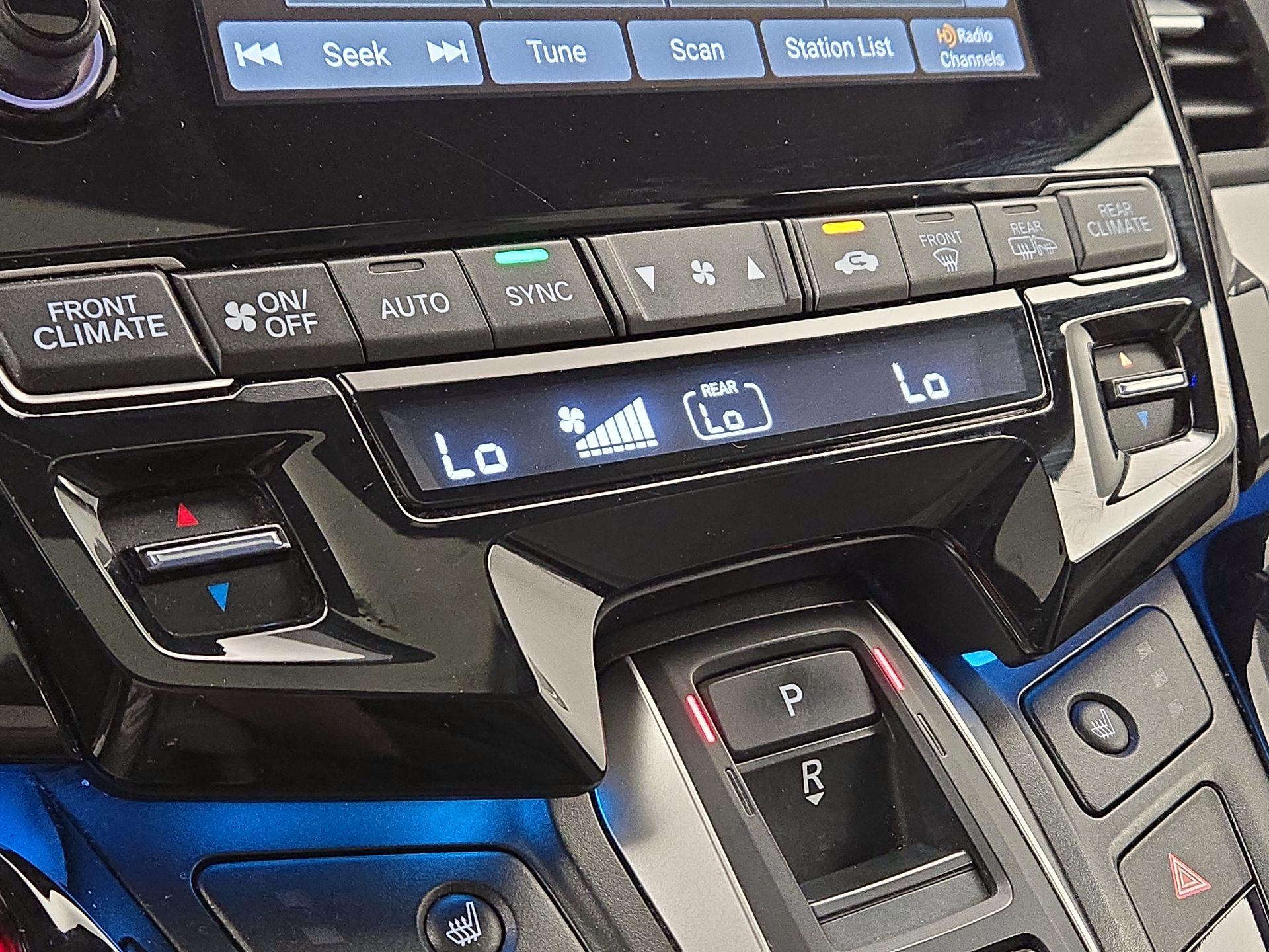 Thumbnail: 2022 Honda Odyssey - 16