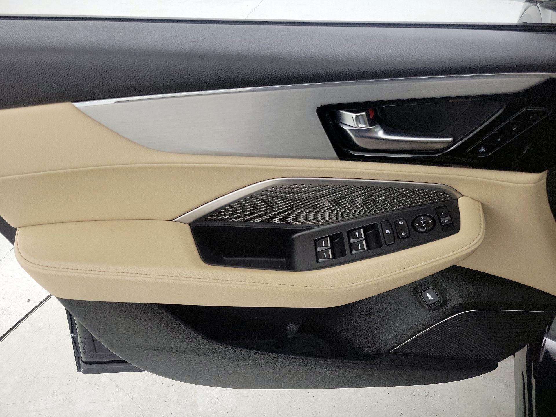 Thumbnail: 2023 Acura MDX - 12