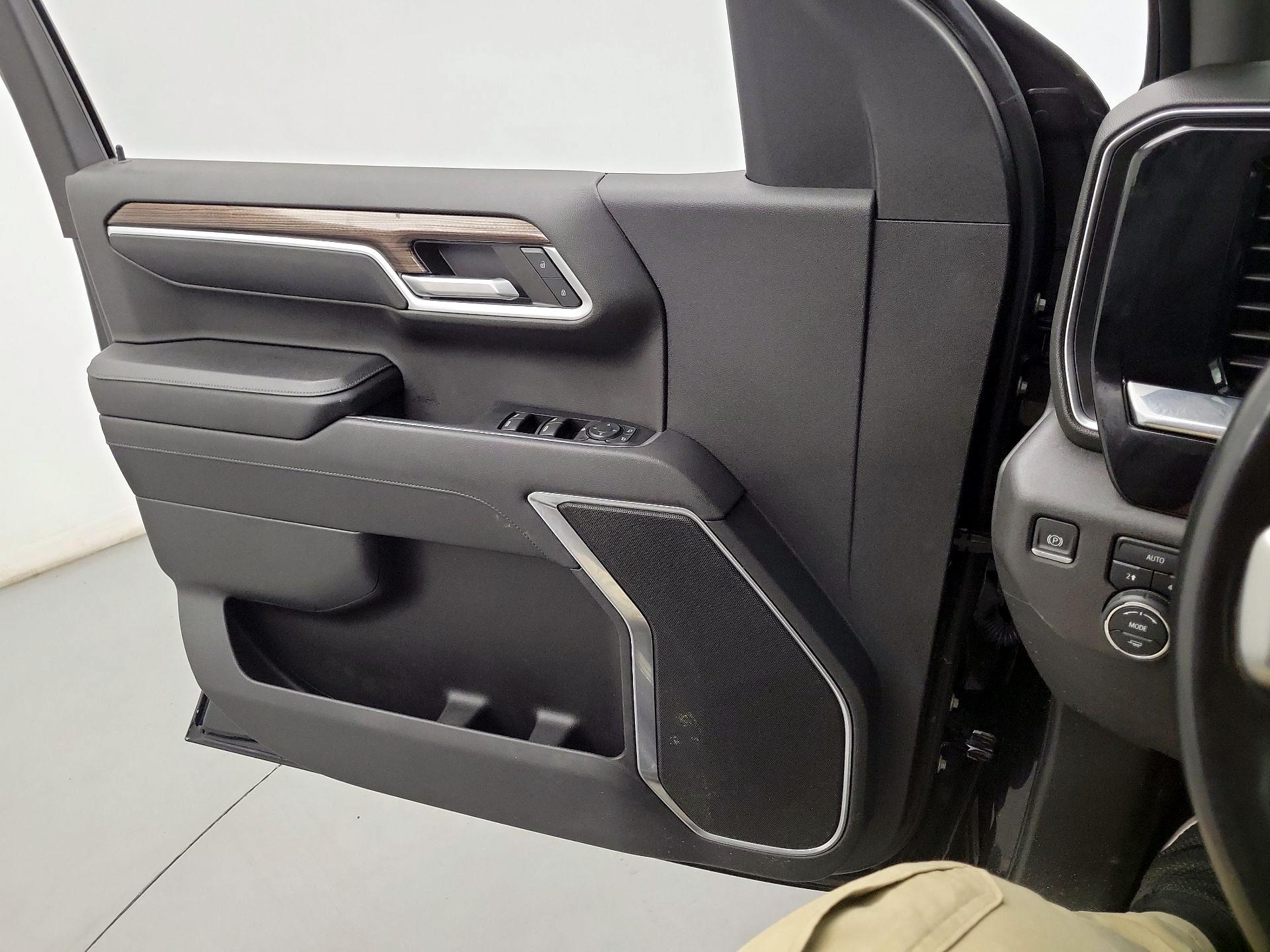 Thumbnail: 2023 Chevrolet Silverado 1500 - 10