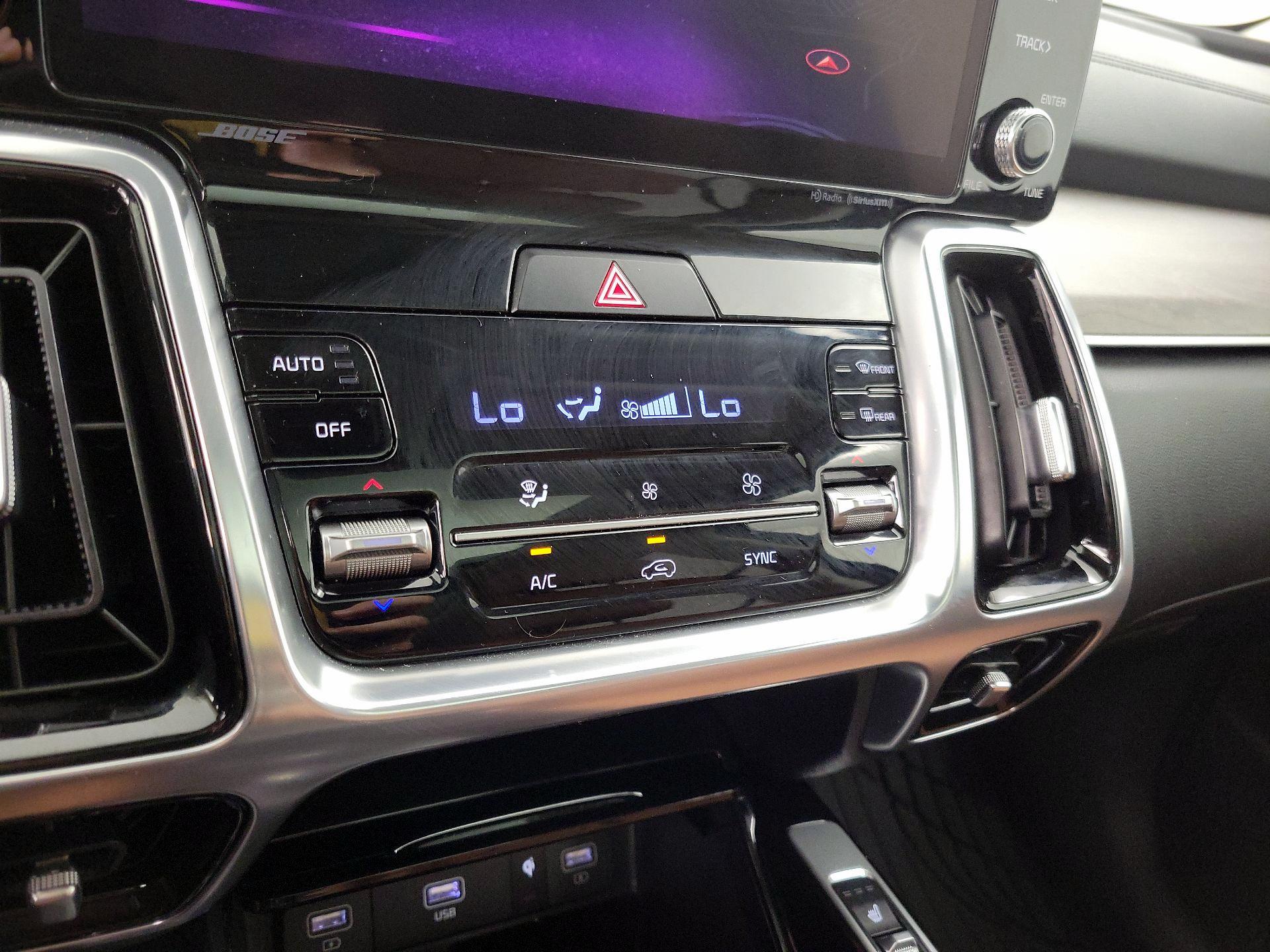 Thumbnail: 2022 Kia Sorento - 17