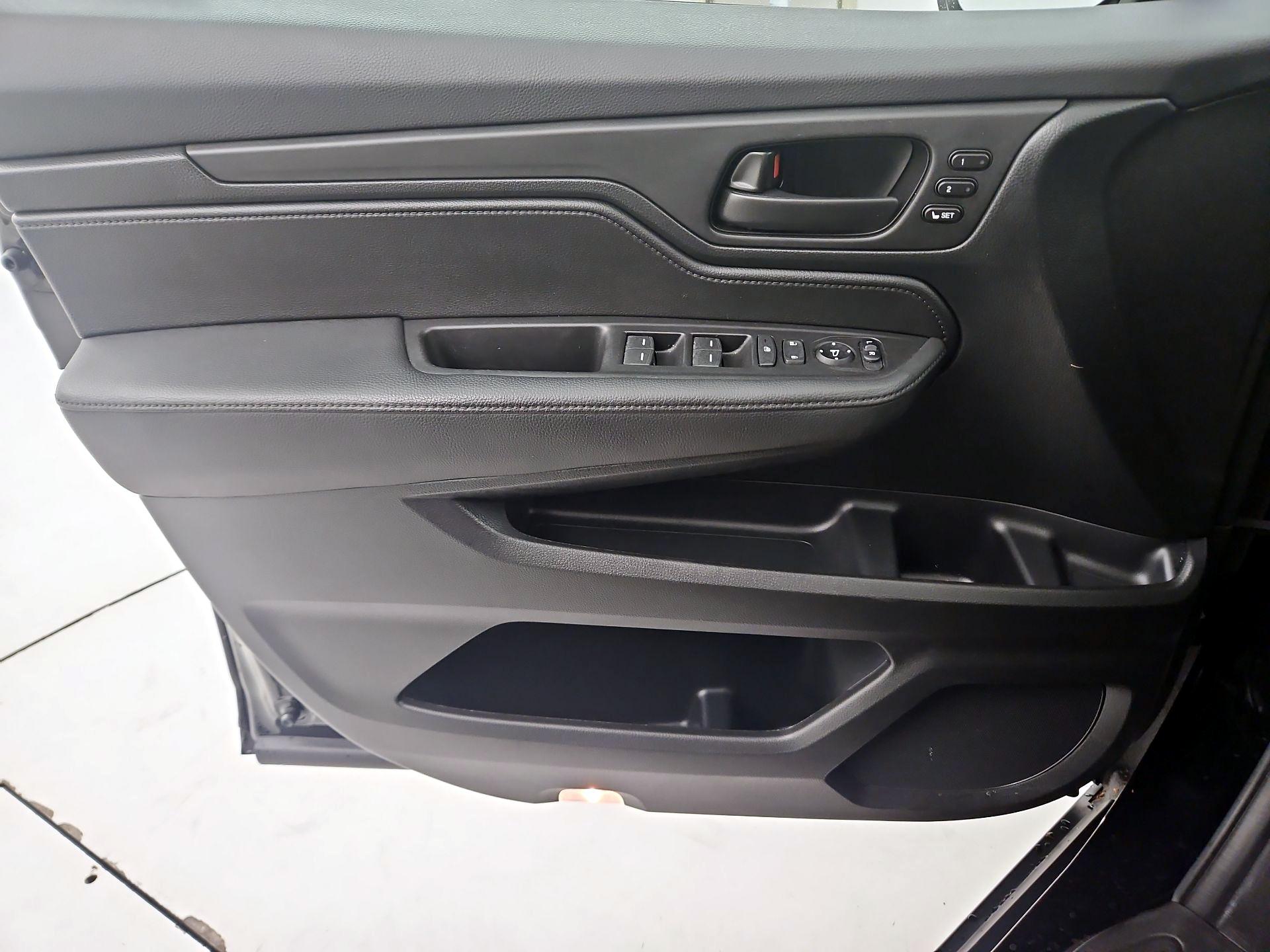 Thumbnail: 2022 Honda Odyssey - 12