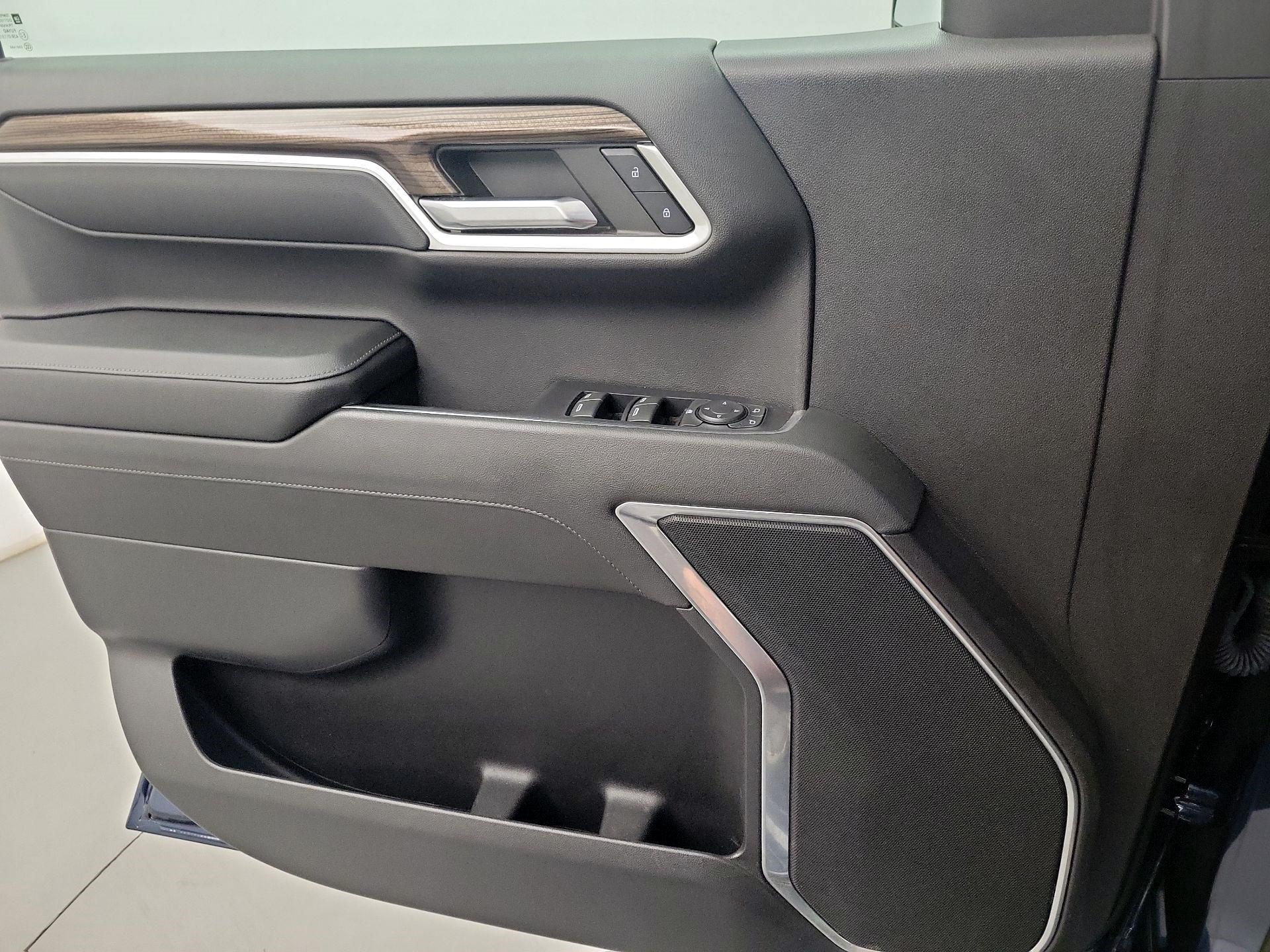 Thumbnail: 2022 Chevrolet Silverado 1500 - 10