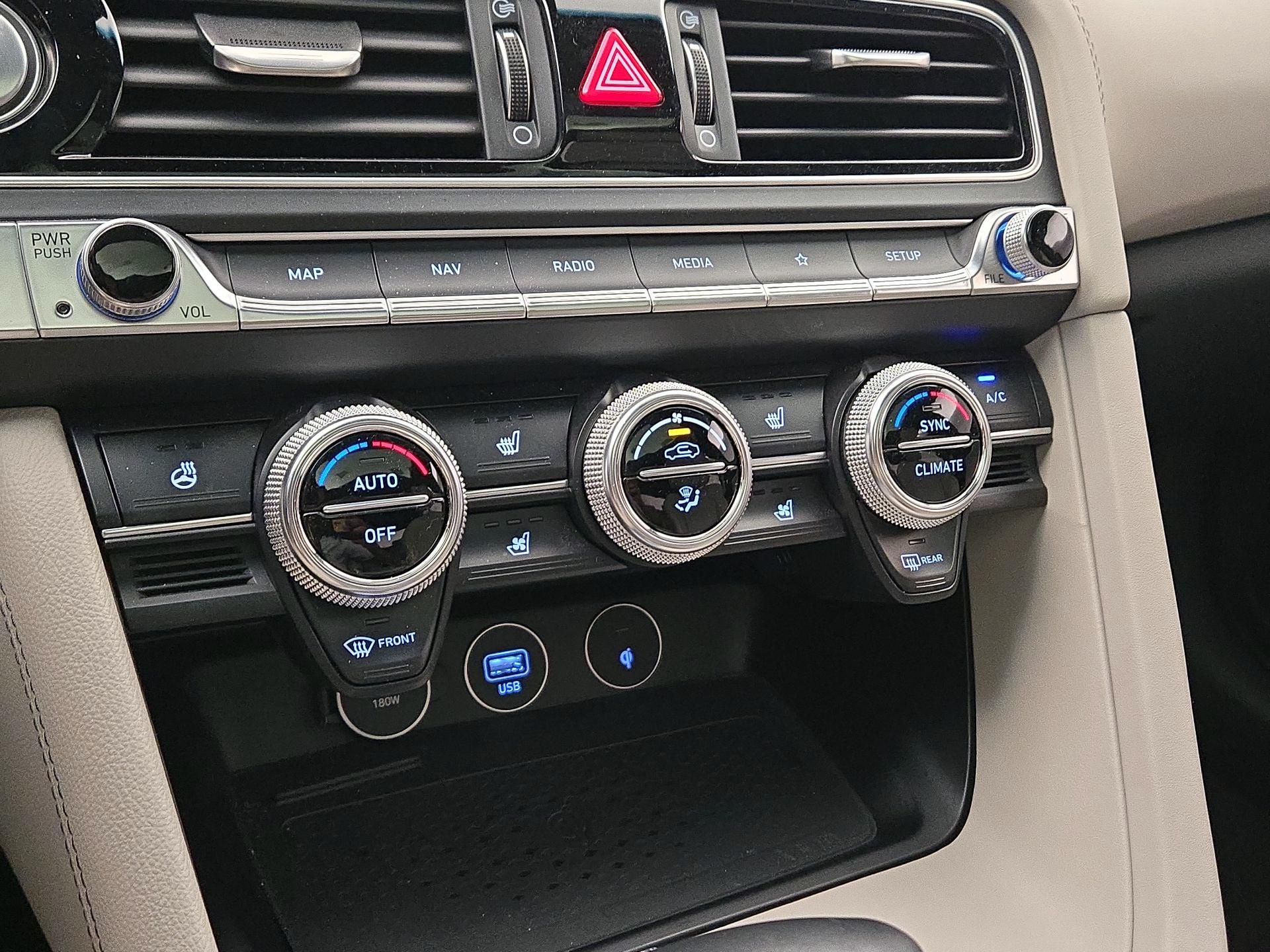 Thumbnail: 2023 Genesis G70 - 17