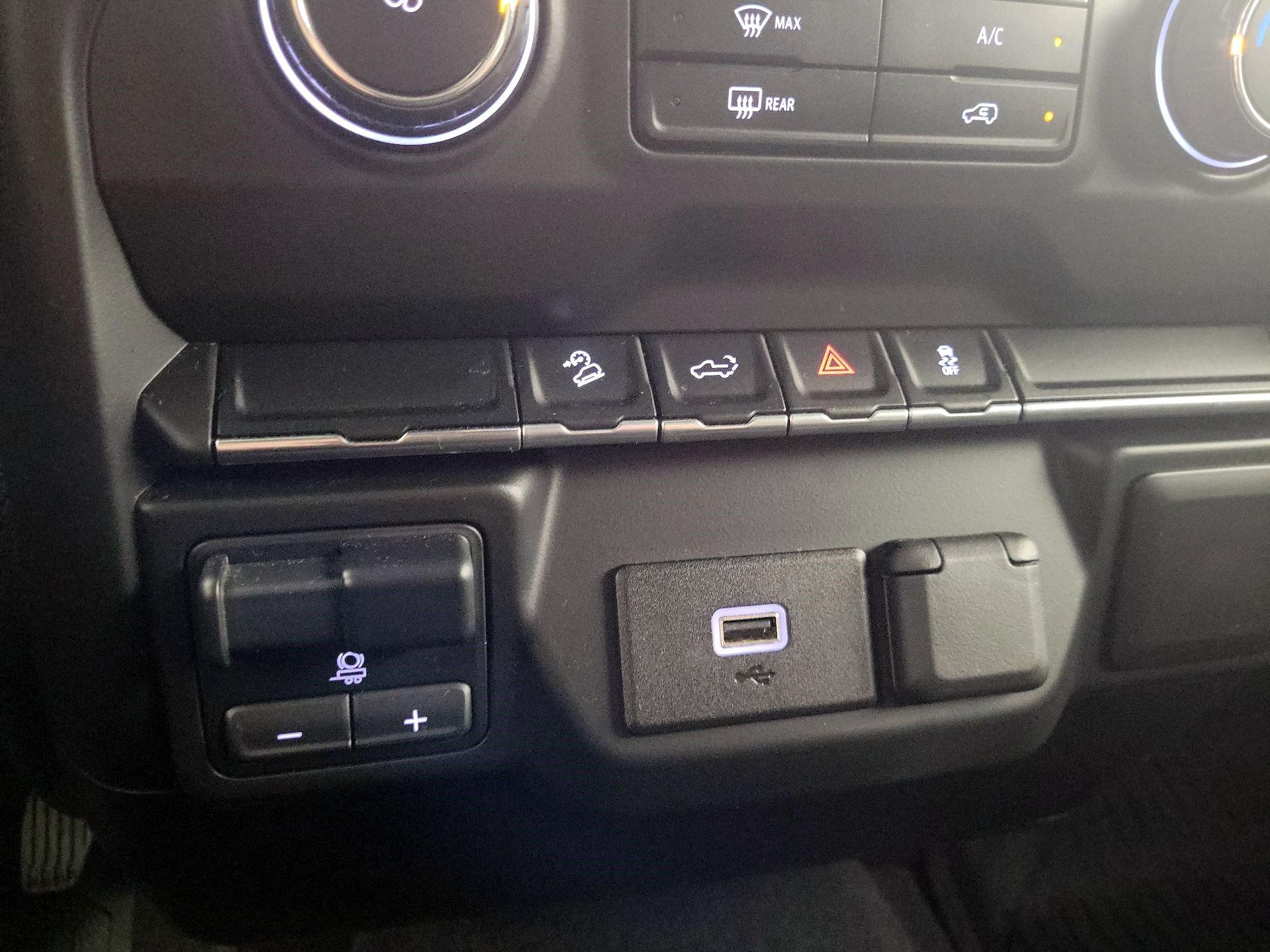 Thumbnail: 2020 Chevrolet Silverado 1500 - 16