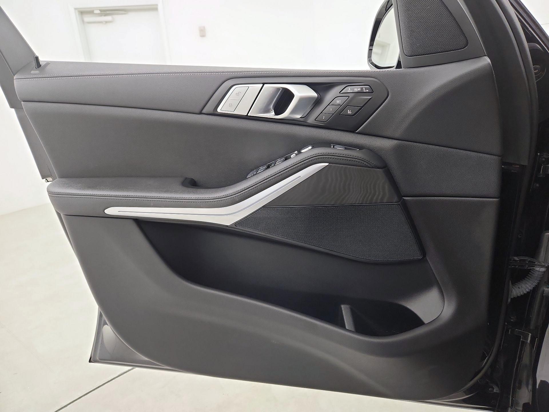 Thumbnail: 2022 BMW X7 - 12