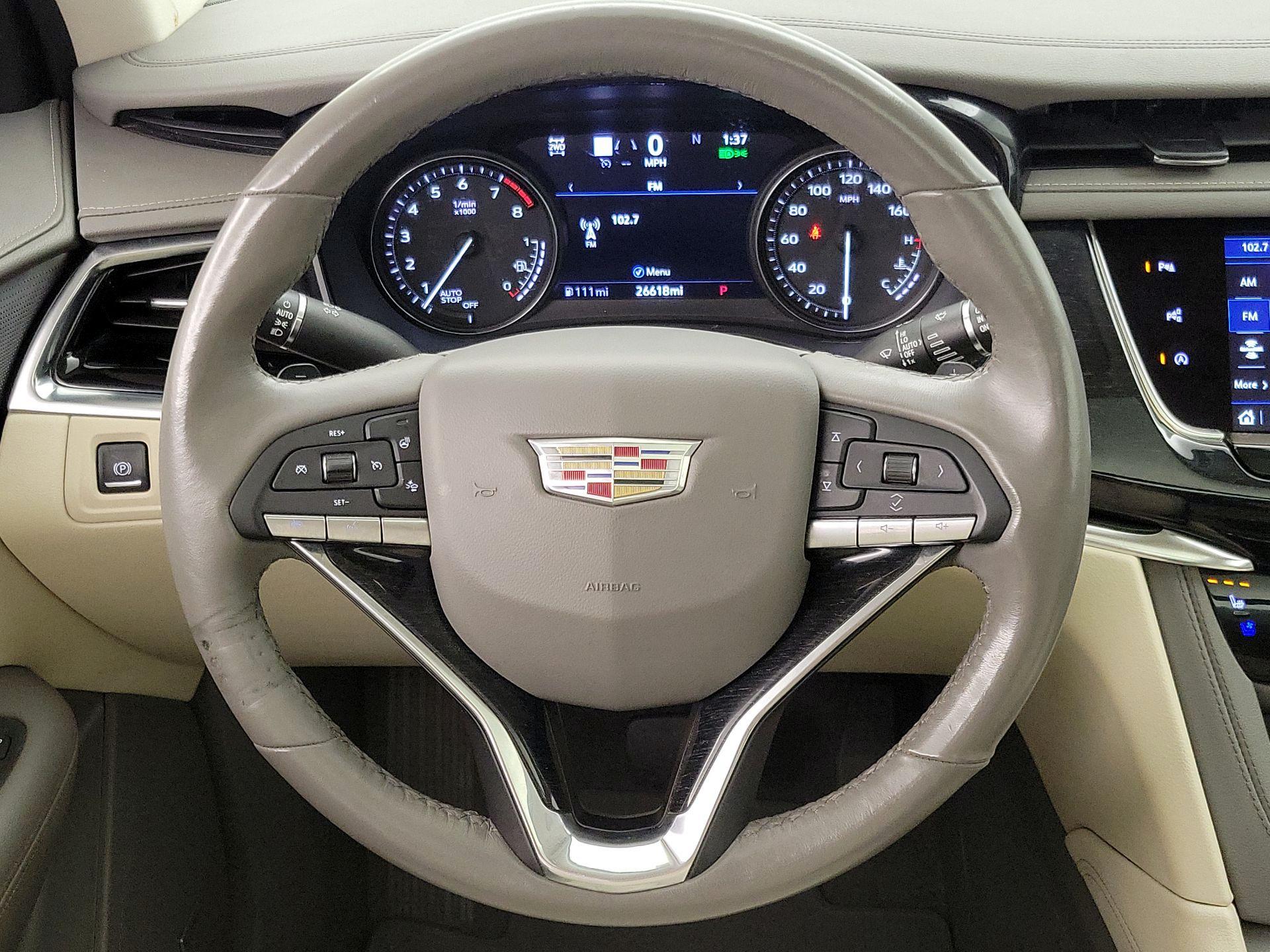 Thumbnail: 2022 Cadillac XT6 - 10