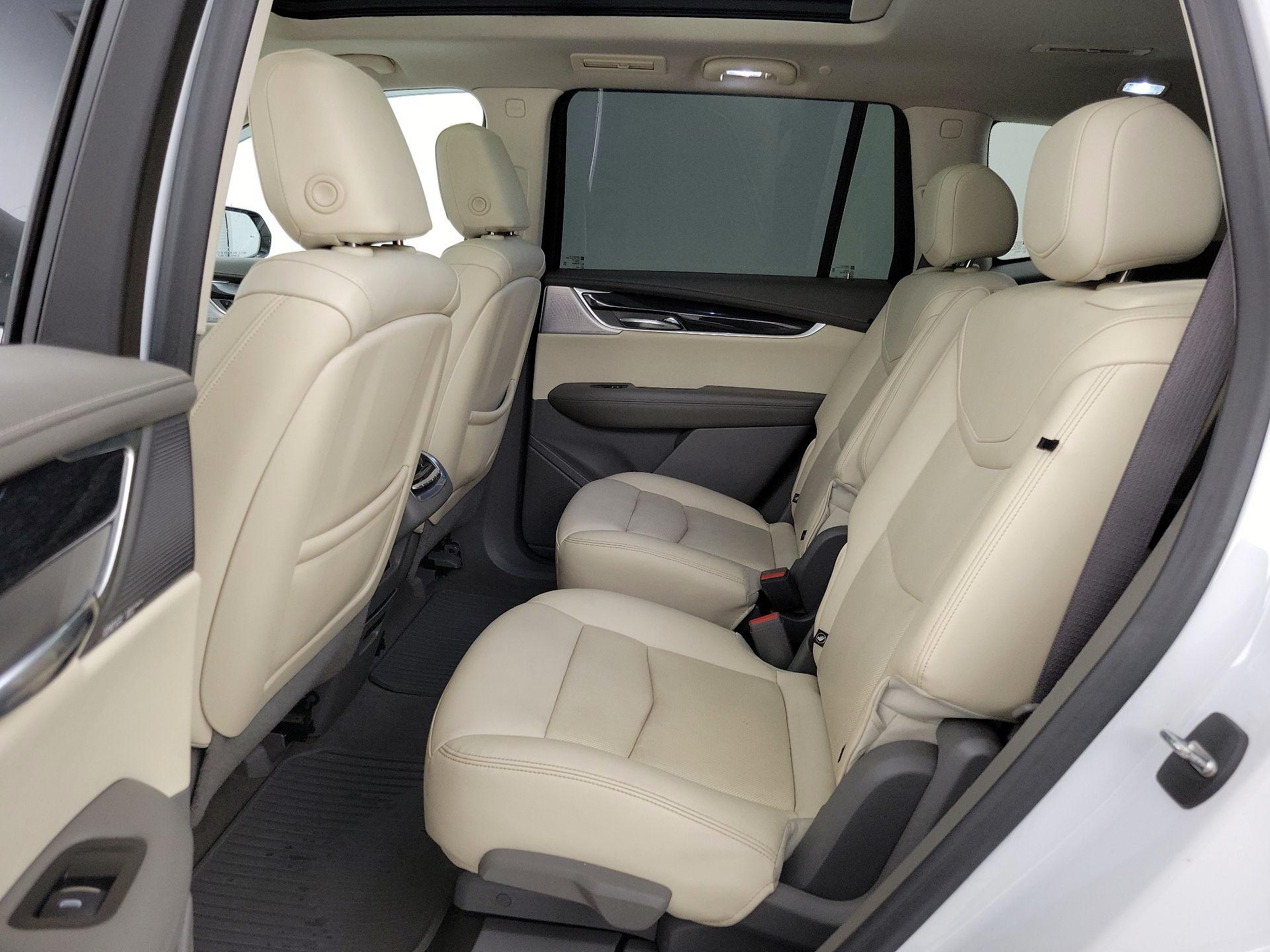 Thumbnail: 2022 Cadillac XT6 - 20