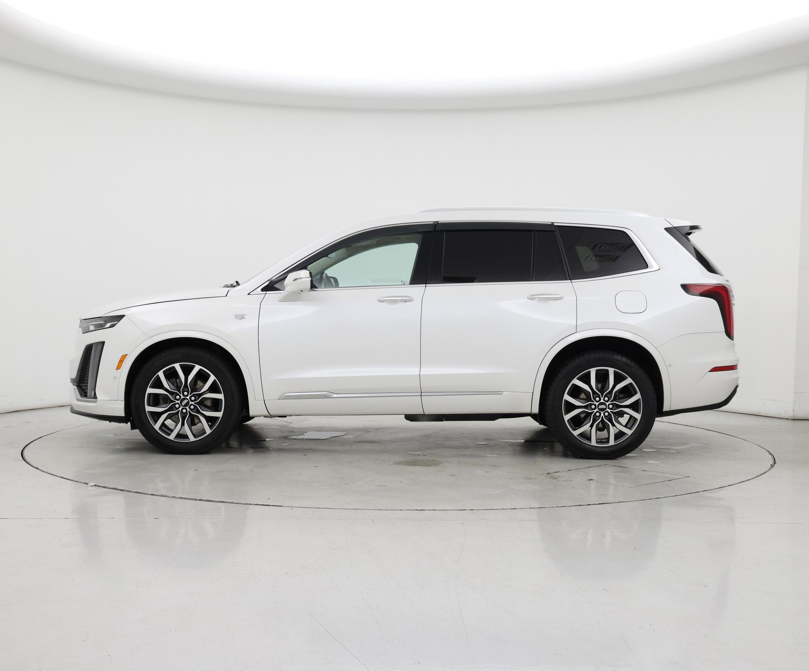 Thumbnail: 2022 Cadillac XT6 - 3