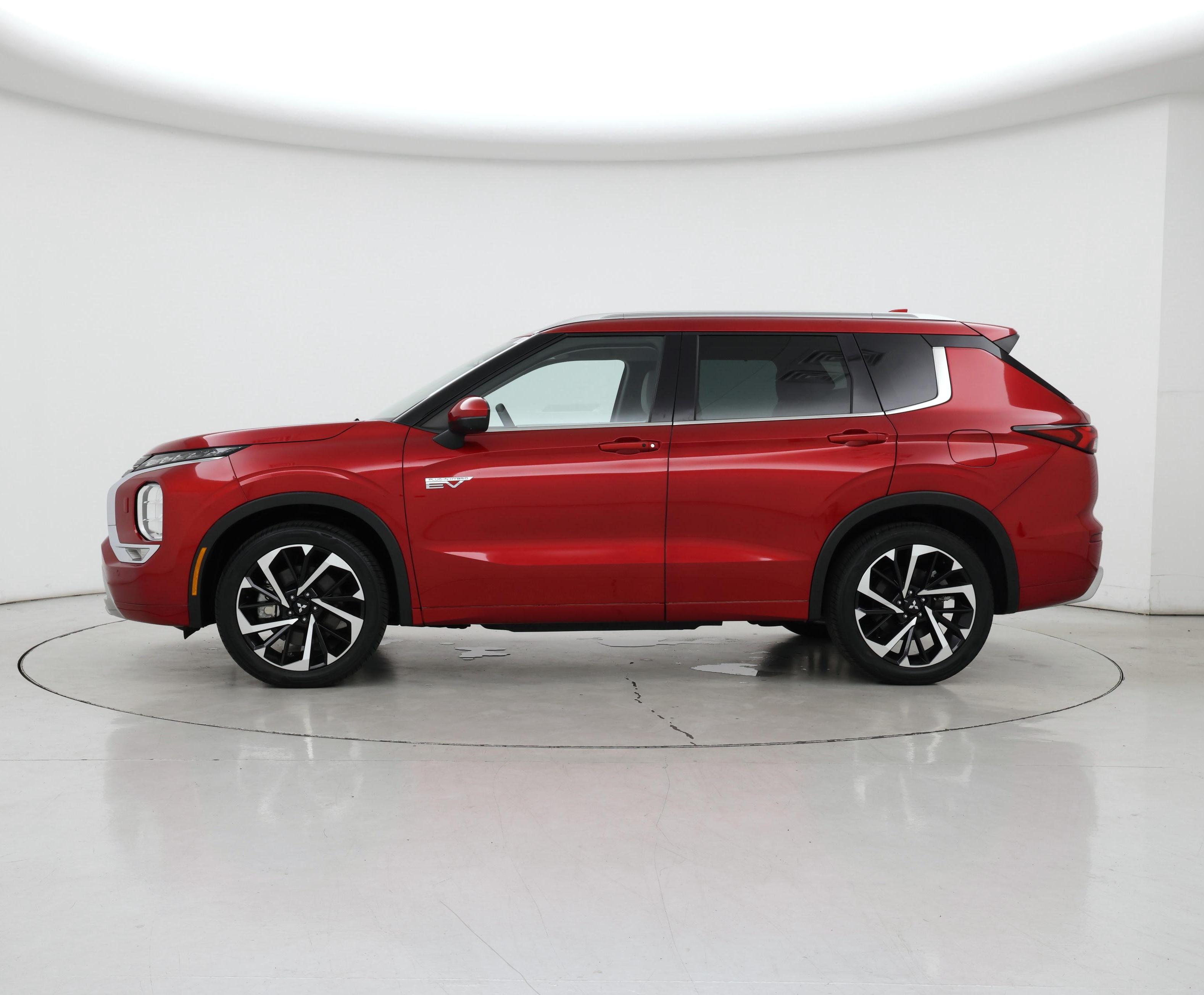 Thumbnail: 2023 Mitsubishi Outlander - 3