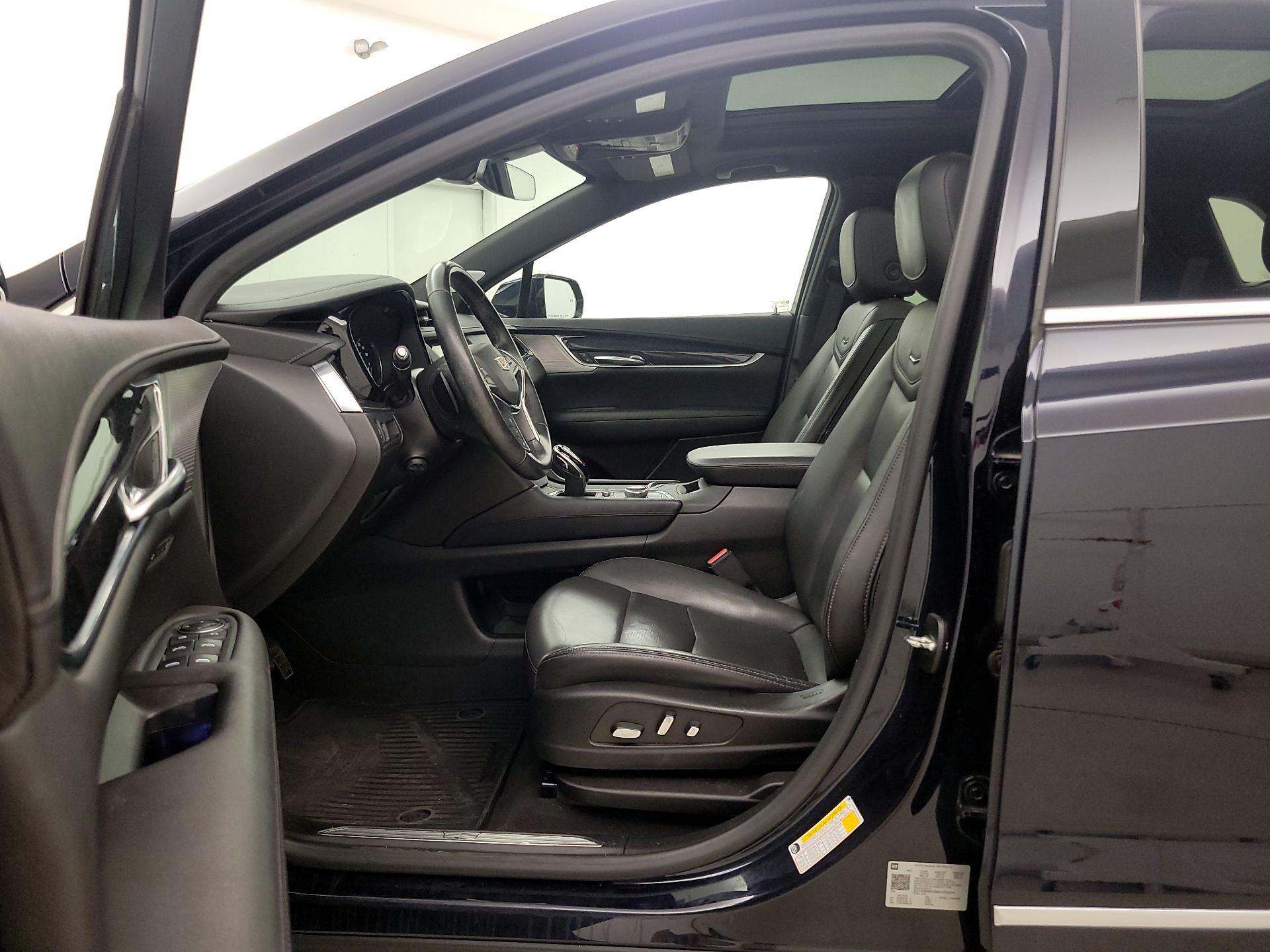 Thumbnail: 2021 Cadillac XT5 - 11