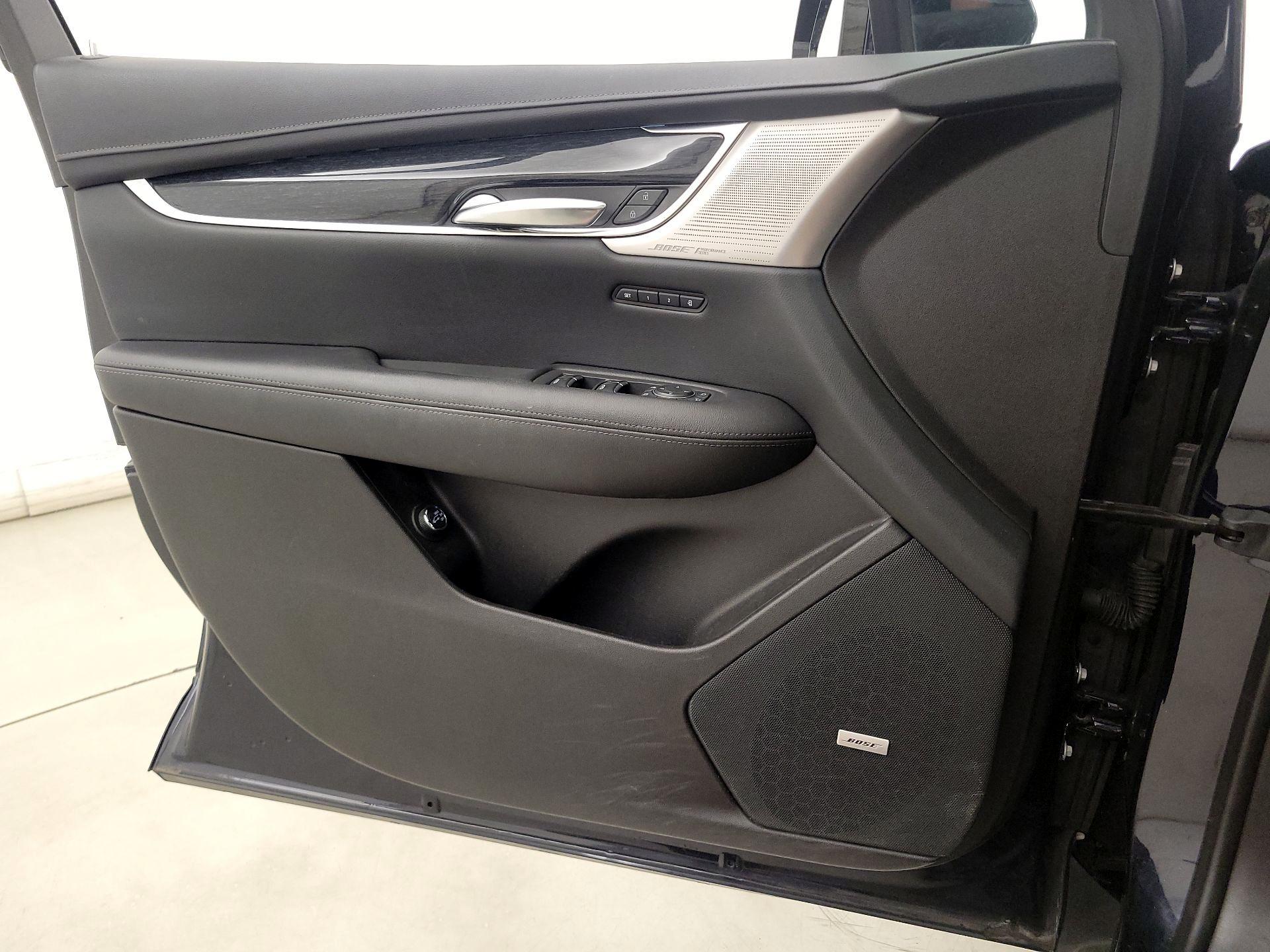 Thumbnail: 2021 Cadillac XT5 - 12