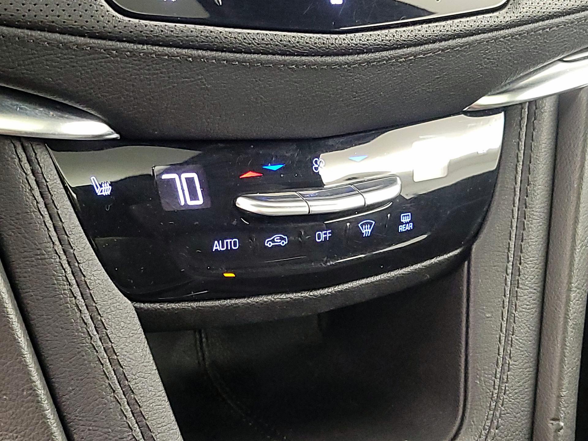 Thumbnail: 2021 Cadillac XT5 - 16