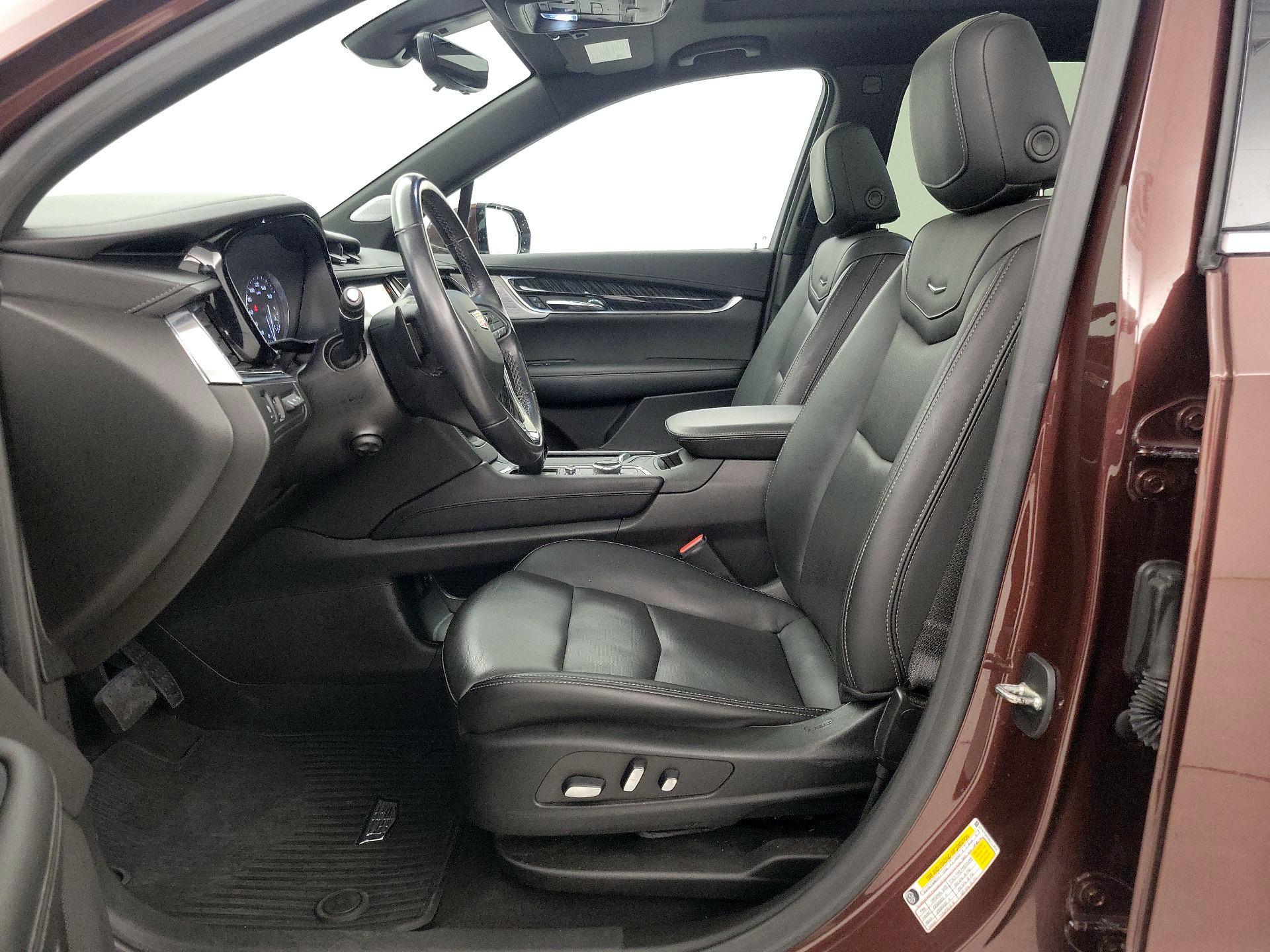 Thumbnail: 2022 Cadillac XT6 - 11
