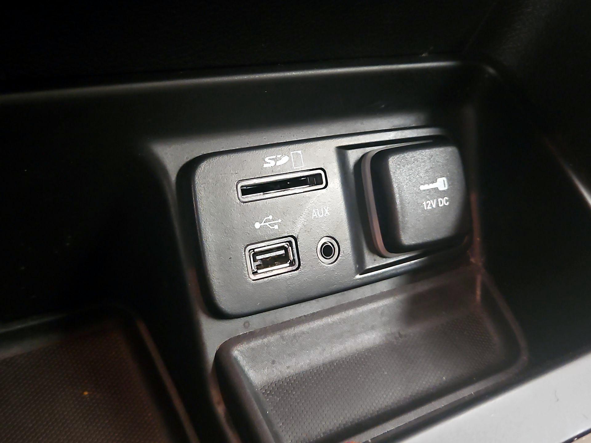 Thumbnail: 2017 Jeep Cherokee - 18