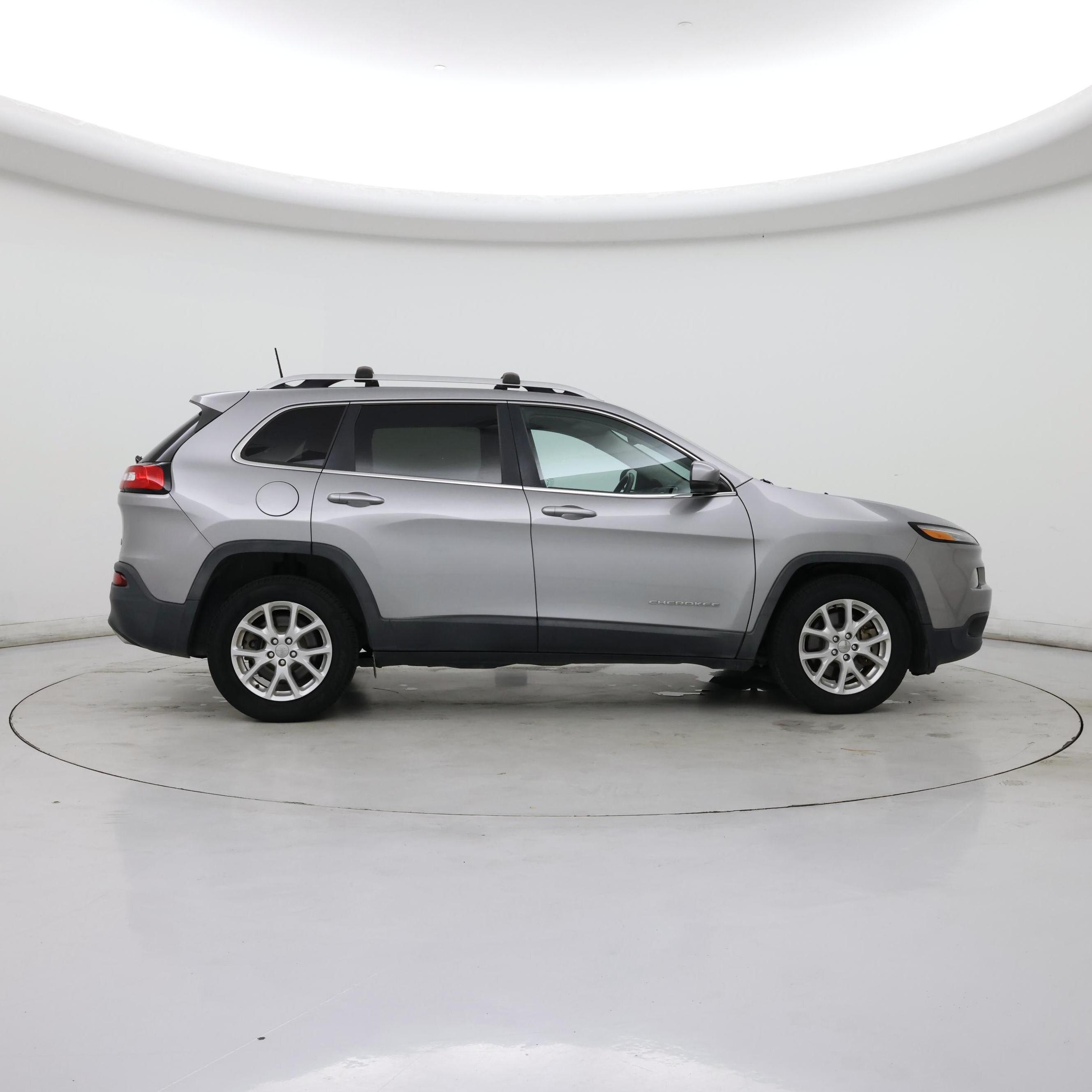 Thumbnail: 2017 Jeep Cherokee - 7