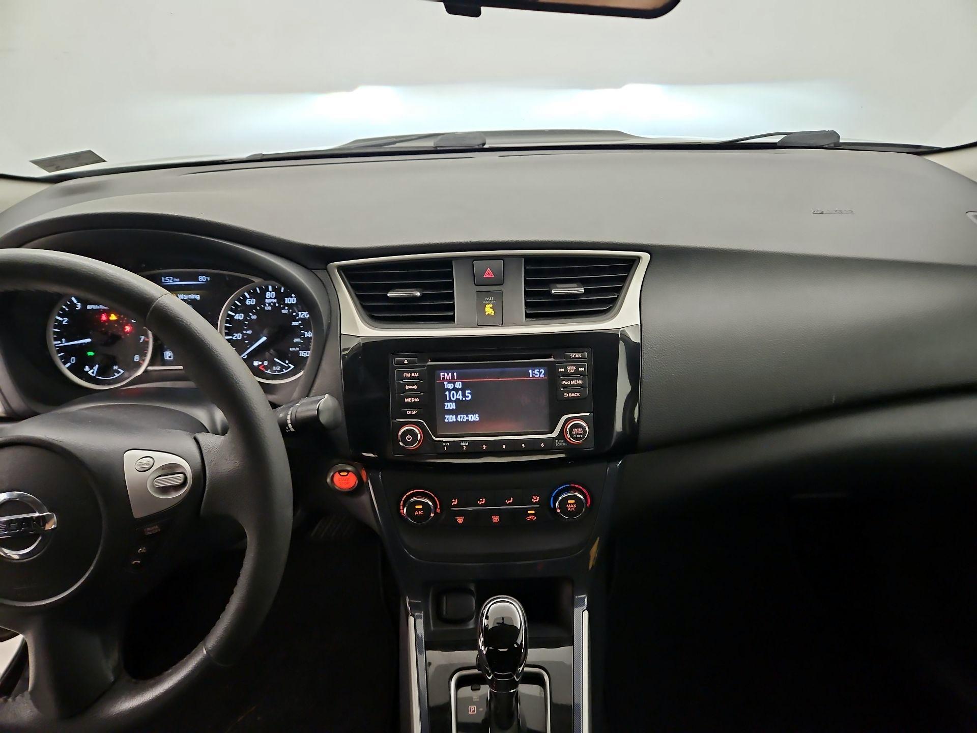 Thumbnail: 2017 Nissan Sentra - 9