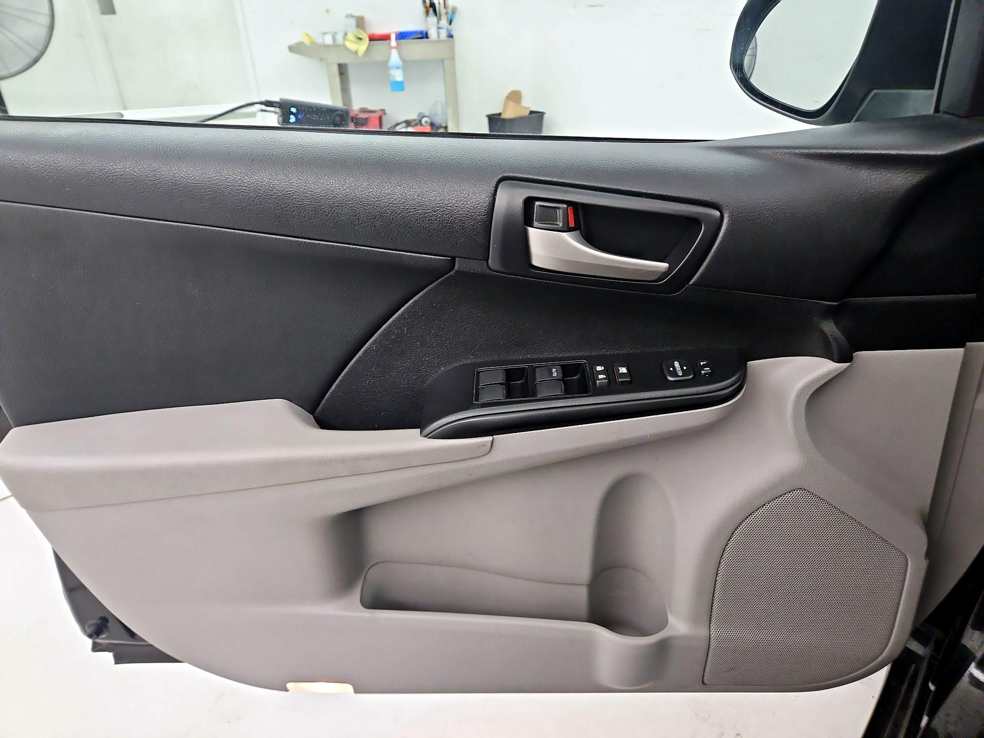 Thumbnail: 2014 Toyota Camry - 12
