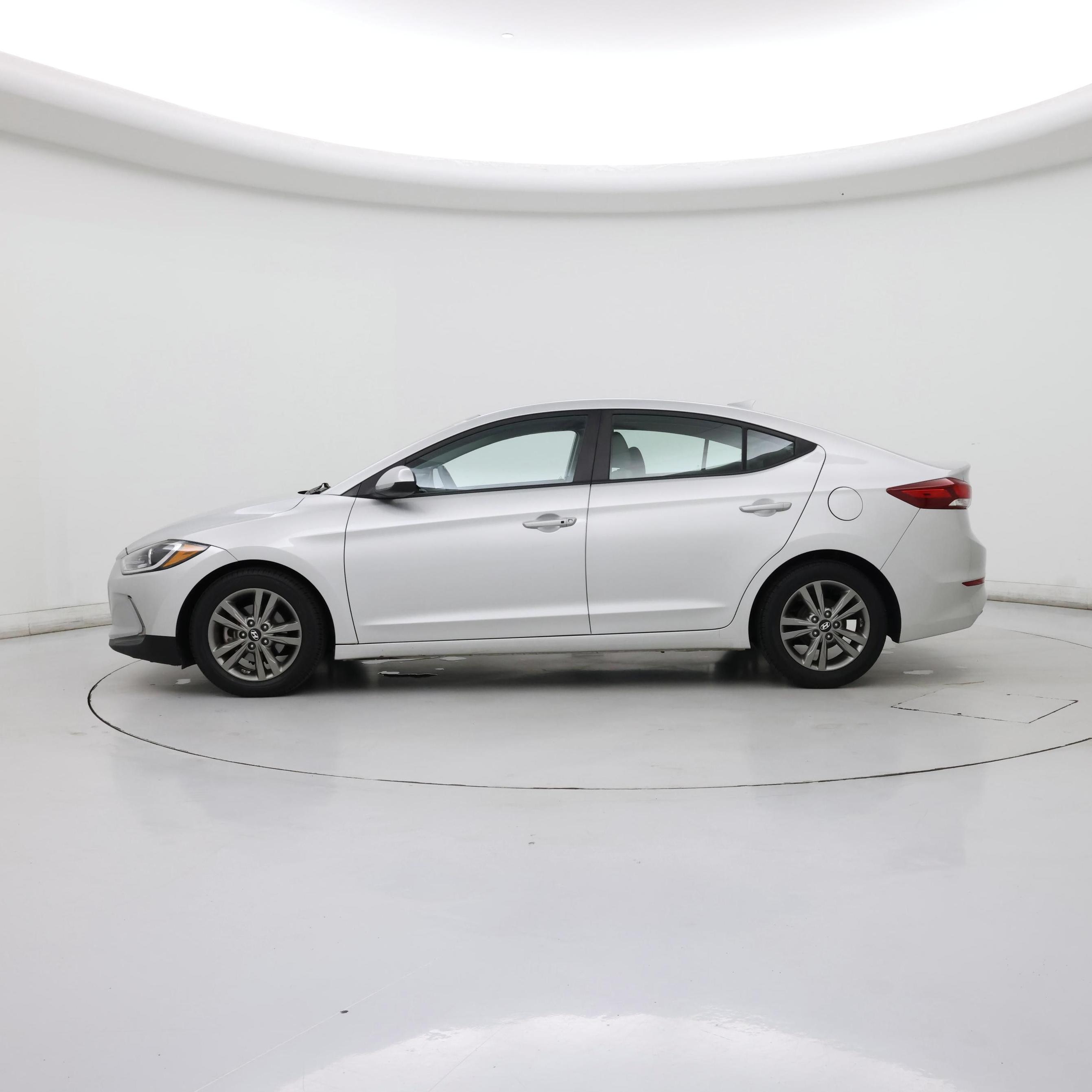Thumbnail: 2017 Hyundai Elantra - 3