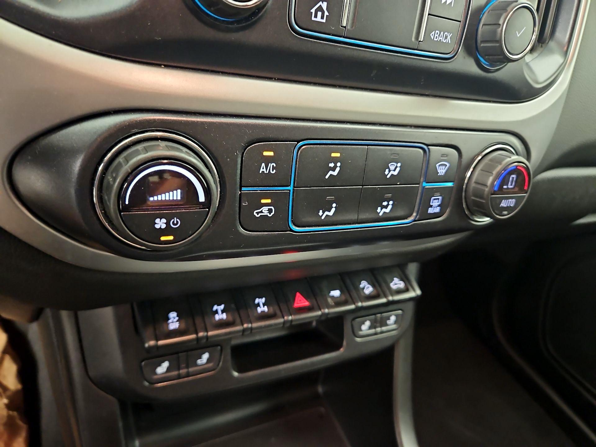 Thumbnail: 2019 Chevrolet Colorado - 16