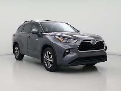 Gray 2021 Toyota Highlander Hybrid XLE