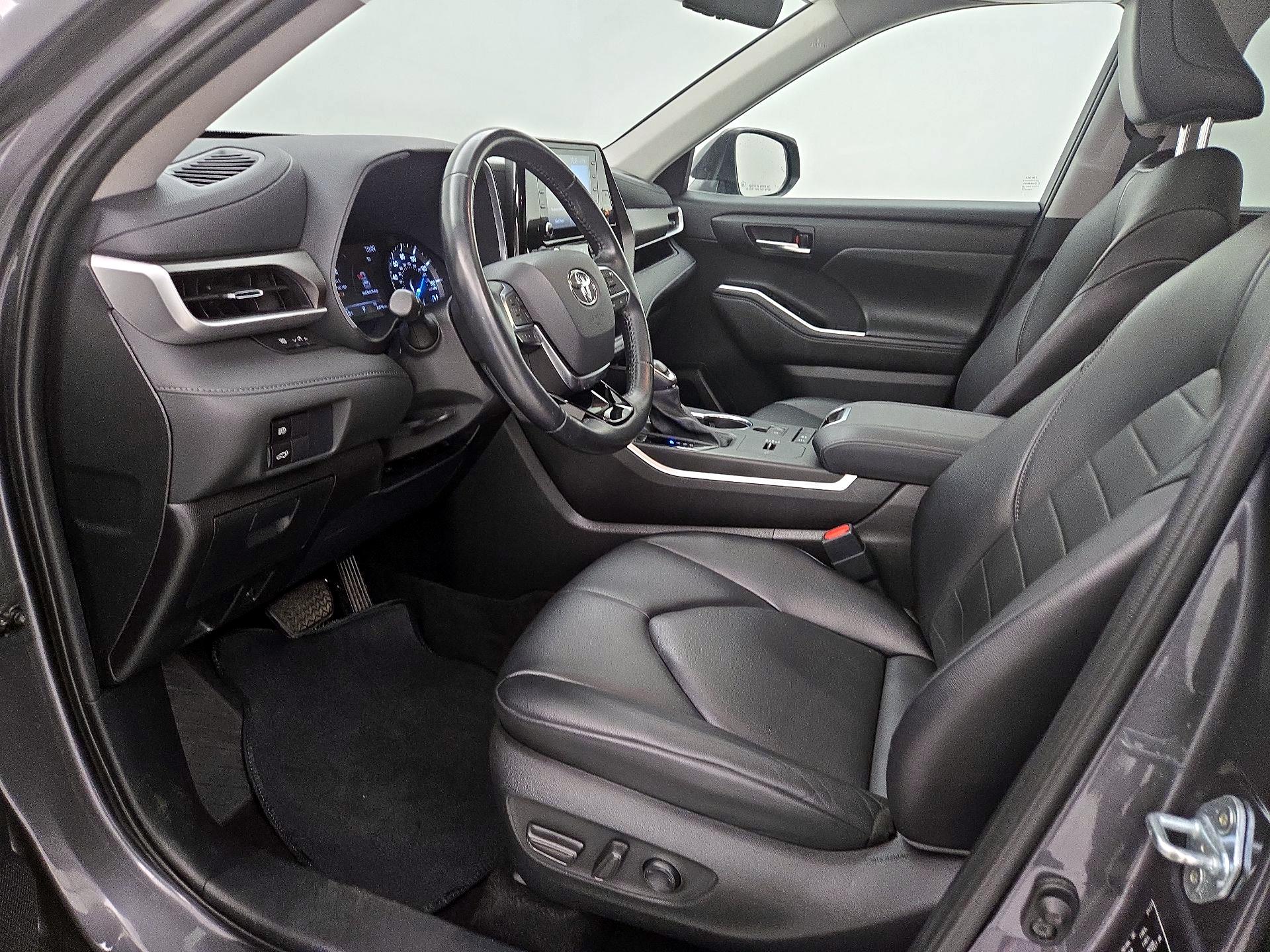Thumbnail: 2021 Toyota Highlander - 11
