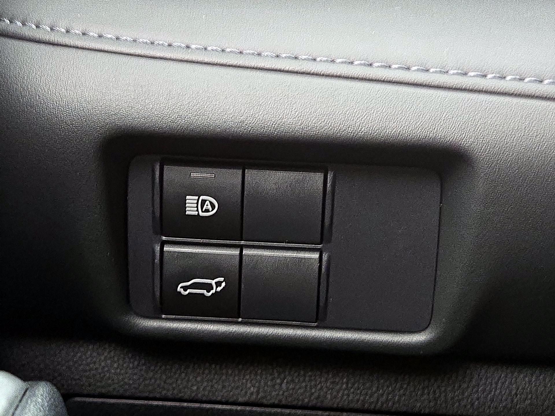 Thumbnail: 2021 Toyota Highlander - 13