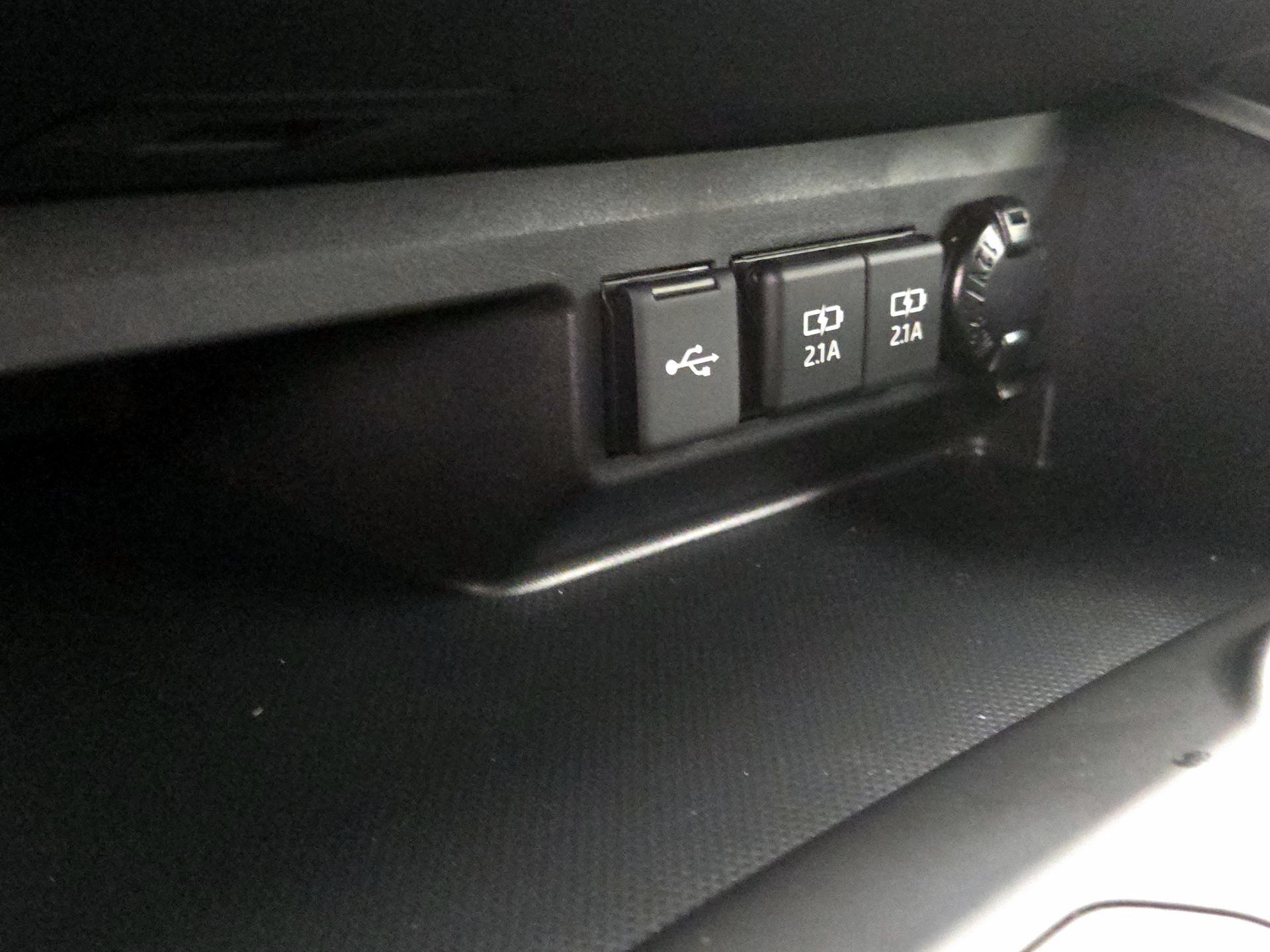 Thumbnail: 2021 Toyota Highlander - 18