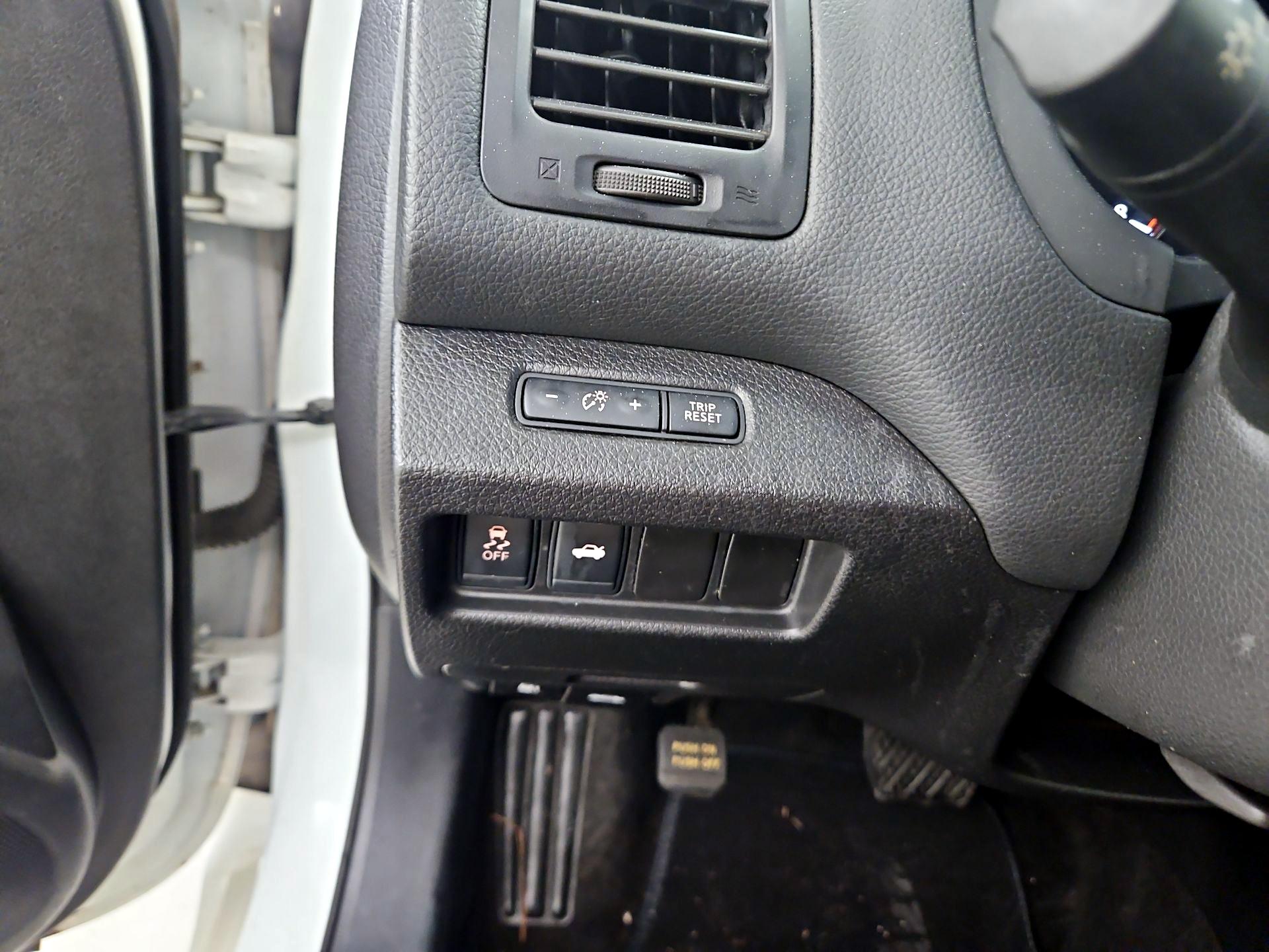Thumbnail: 2014 Nissan Altima - 13